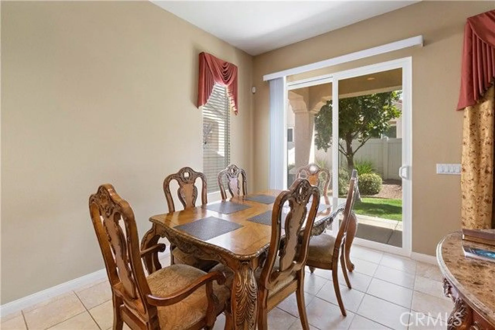Property Slideshow image 15 of 37 | 10041 wilmington ln, Apple Valley, CA, 92308