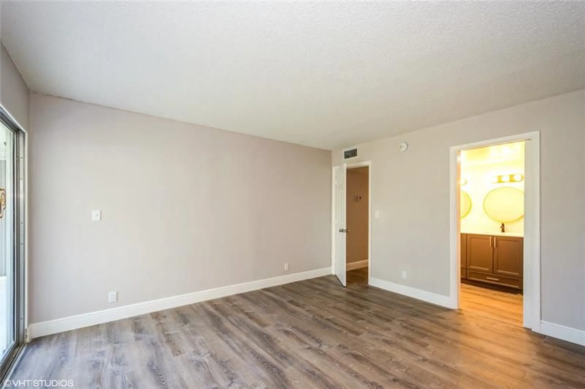 Property Slideshow image 16 of 33 | 2805 victoria way d1, Coconut Creek, FL, 33066