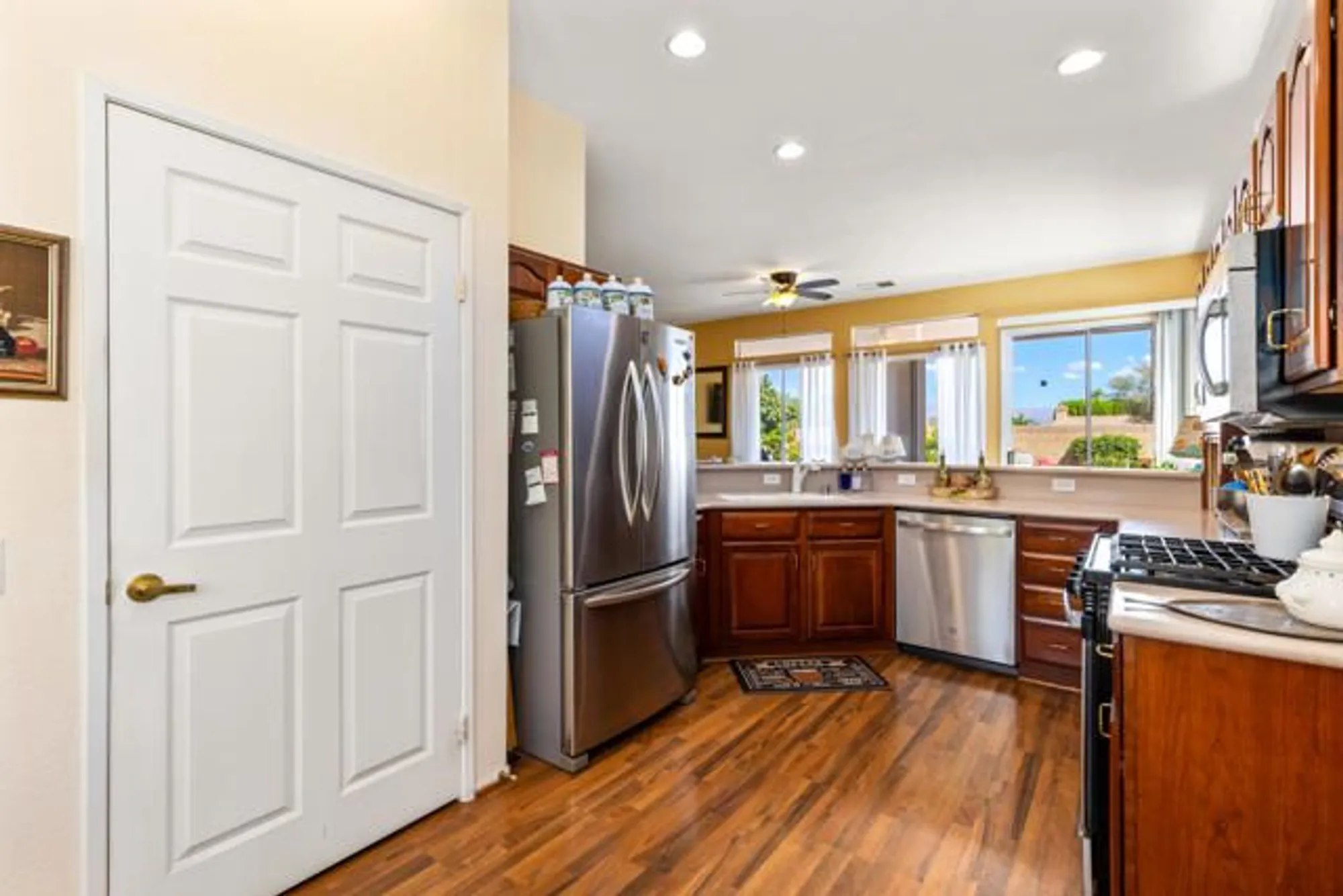 Property Slideshow image 12 of 65 | 43986 medinah dr, Indio, CA, 92201