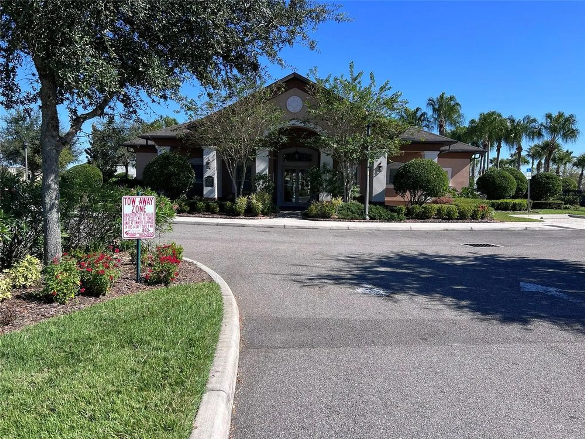 Property Slideshow image 38 of 52 | 2667 canyon crest dr, Lakeland, FL, 33811