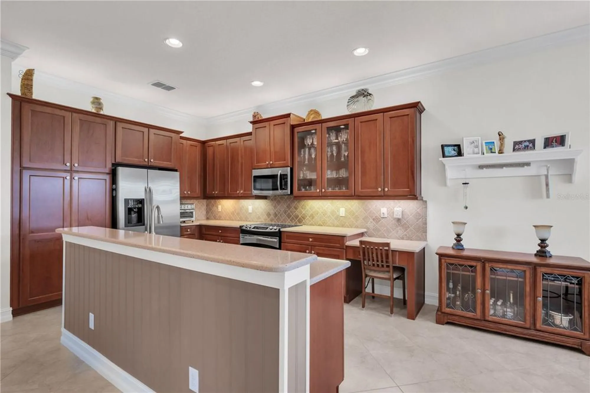 Property Slideshow image 14 of 49 | 15931 golden lakes dr, Wimauma, FL, 33598