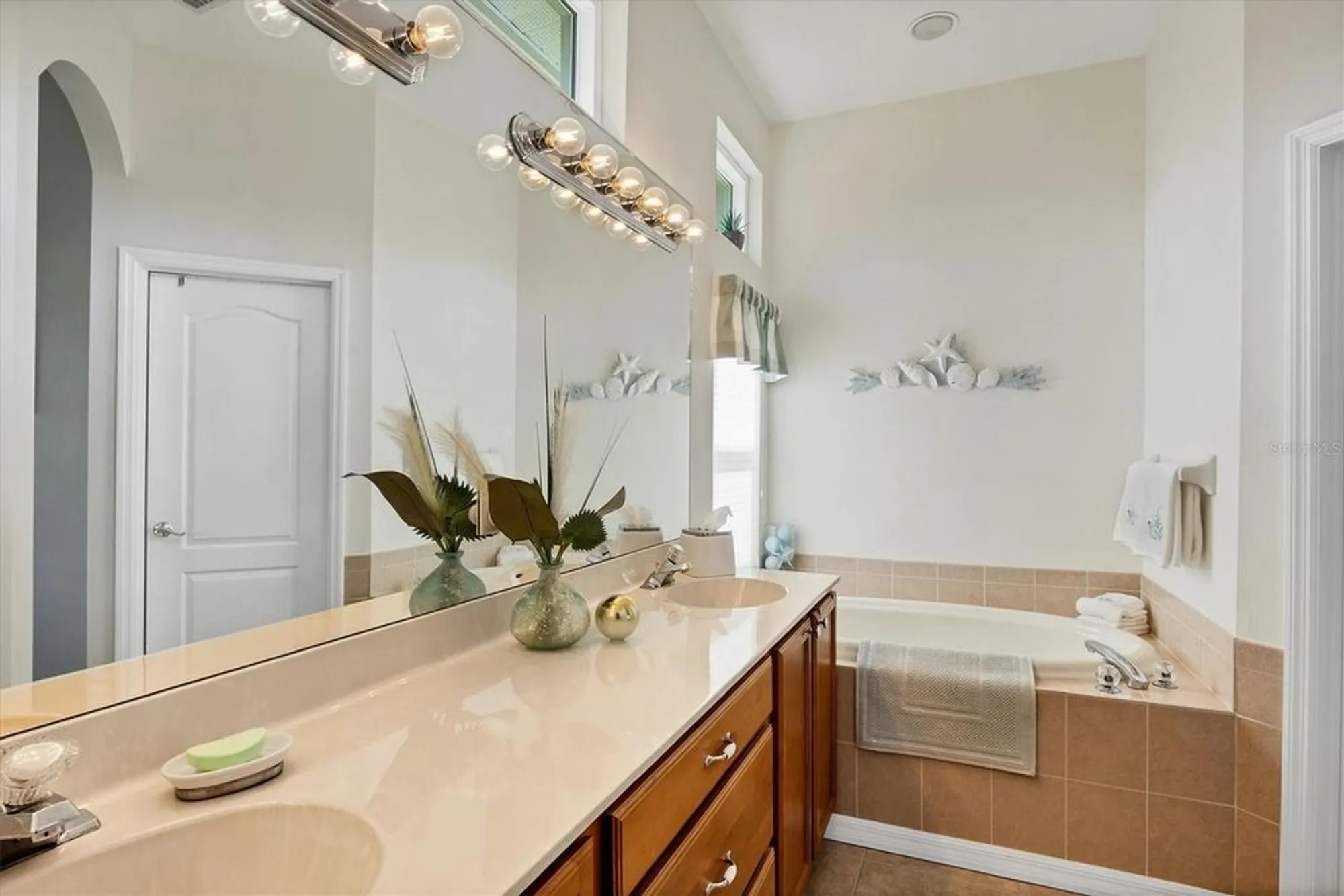 Property Slideshow image 22 of 70 | 3337 pine shadow cir, North Port, FL, 34287