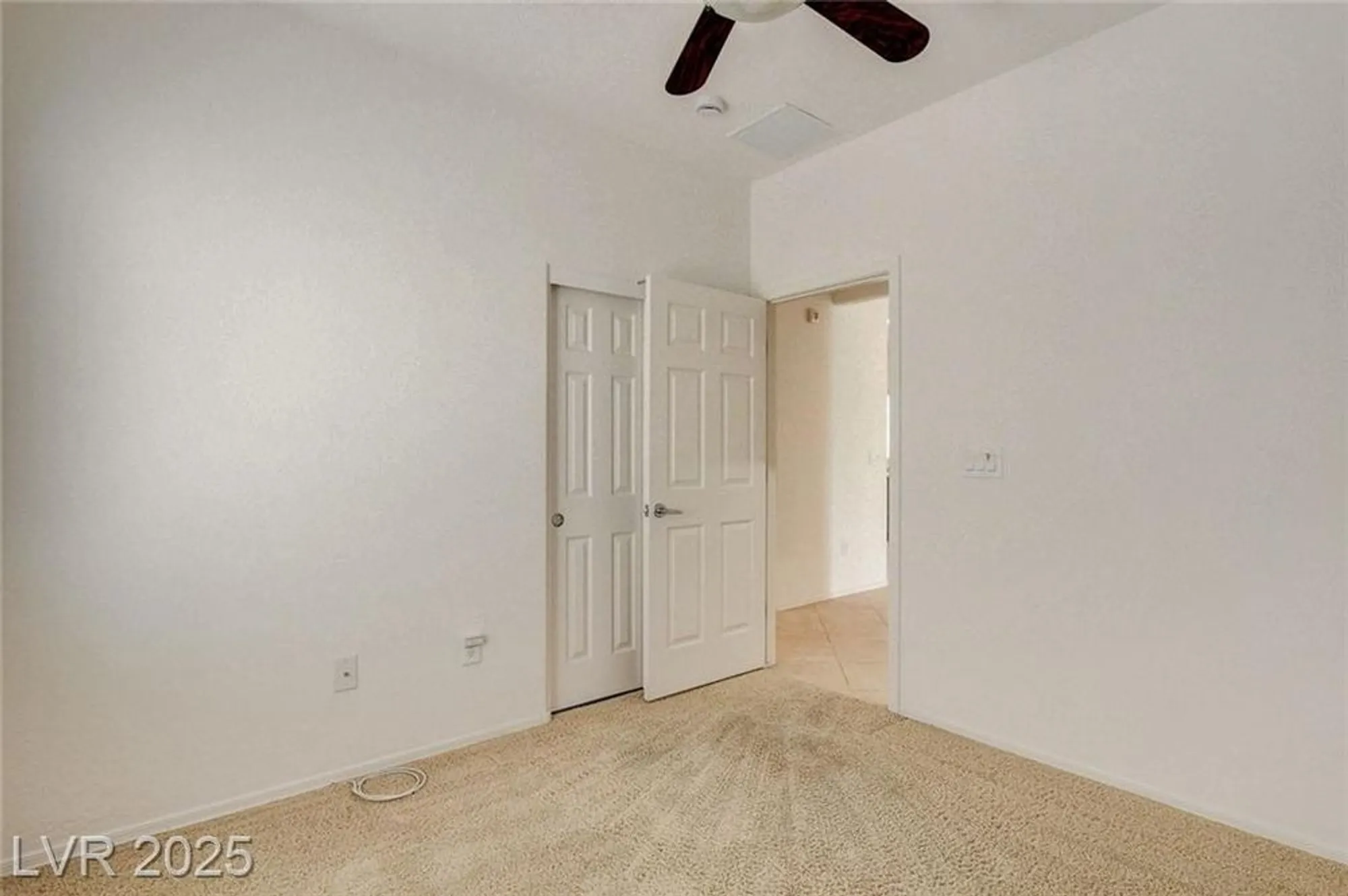 Property Slideshow image 24 of 48 | 2421 willow wren dr, North Las Vegas, NV, 89084