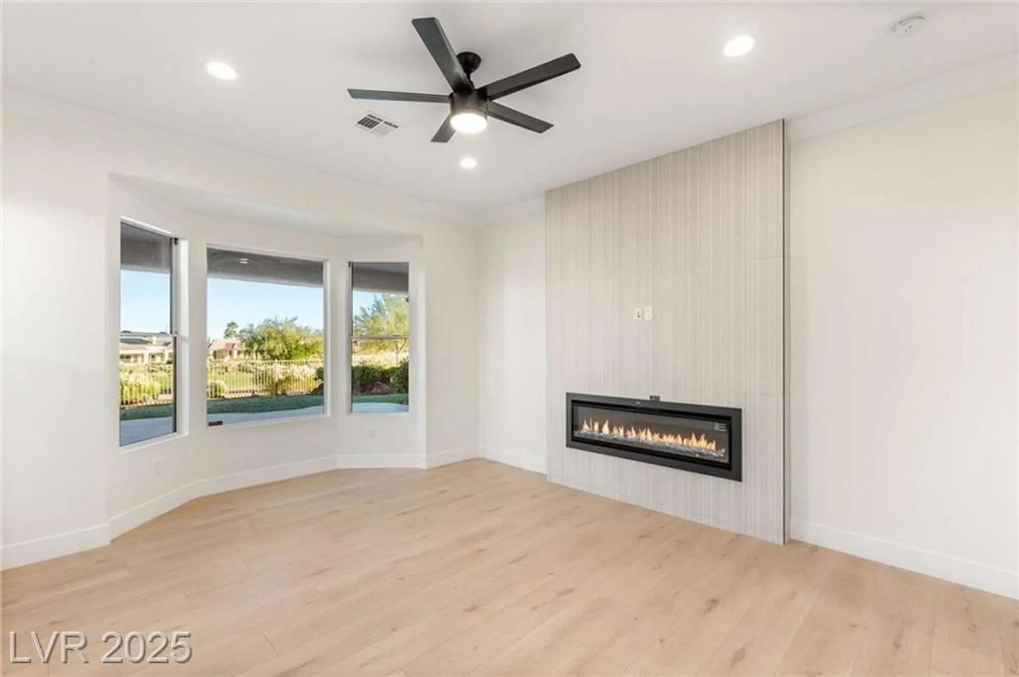 Property Slideshow image 29 of 66 | 4754 riva de romanza st, Las Vegas, NV, 89135