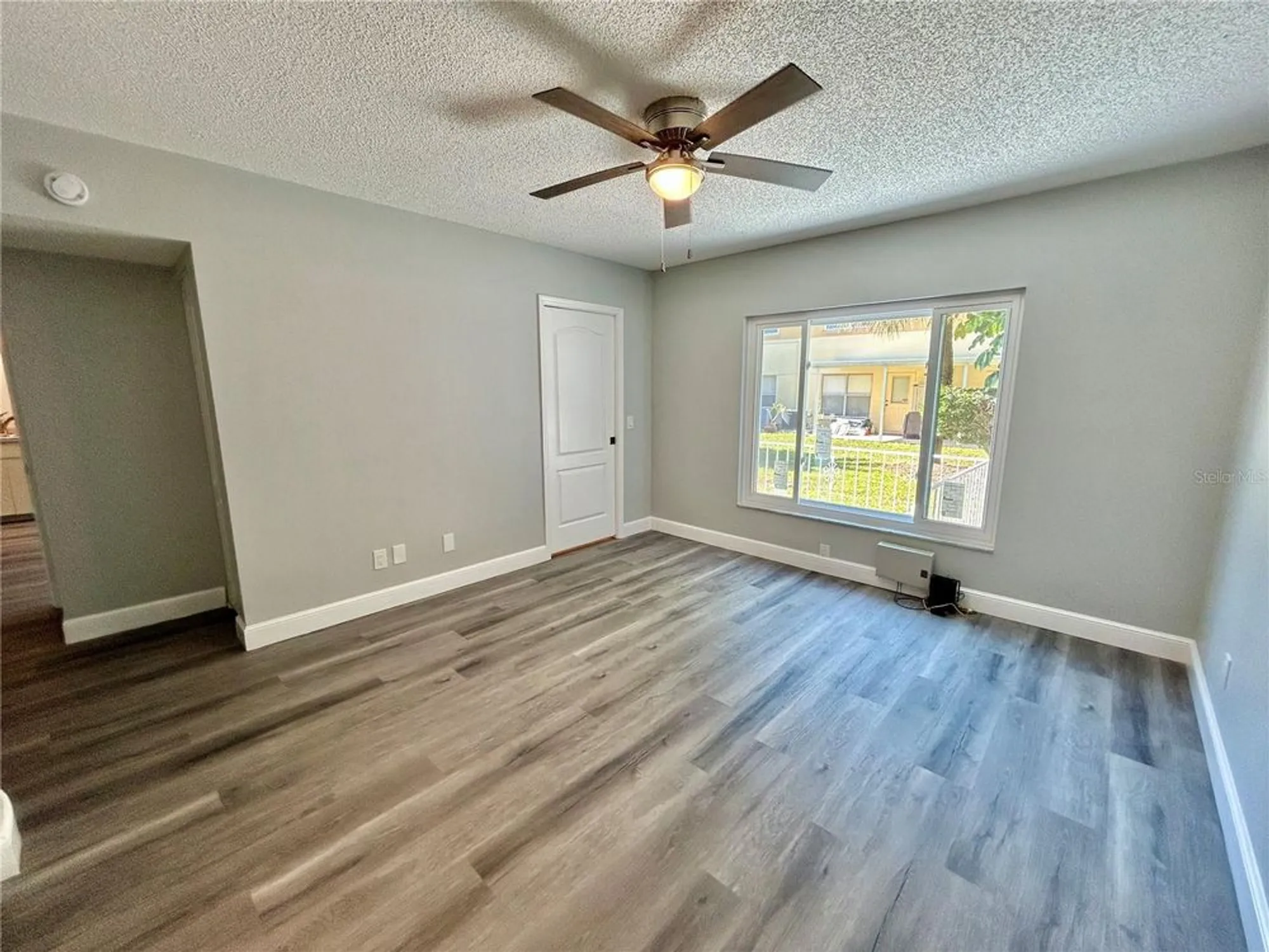 Property Slideshow image 18 of 57 | 2294 belgian ln 14, Clearwater, FL, 33763