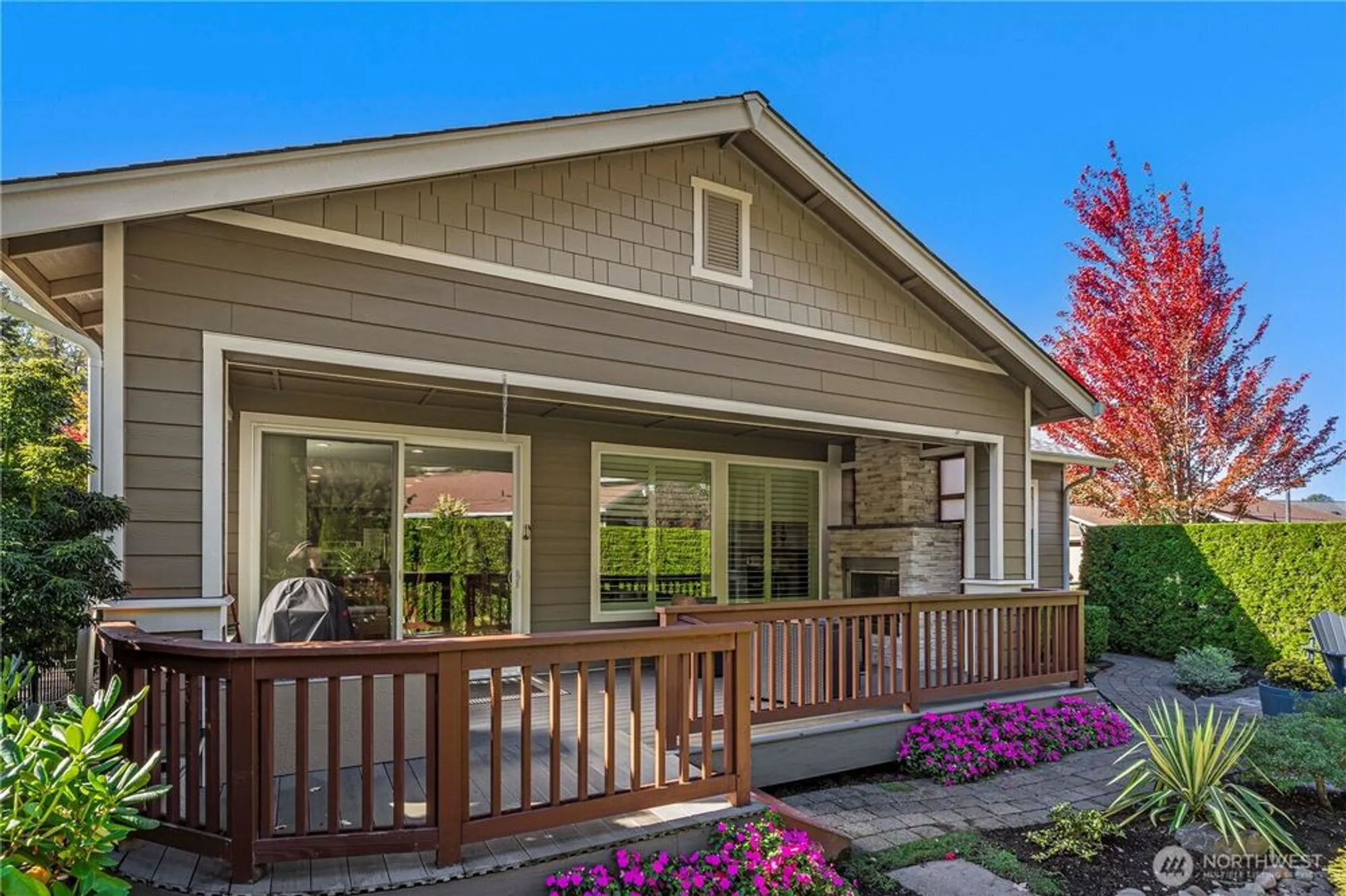 Property Slideshow image 21 of 33 | 14613 knoll park ct, Bonney Lake, WA, 98391