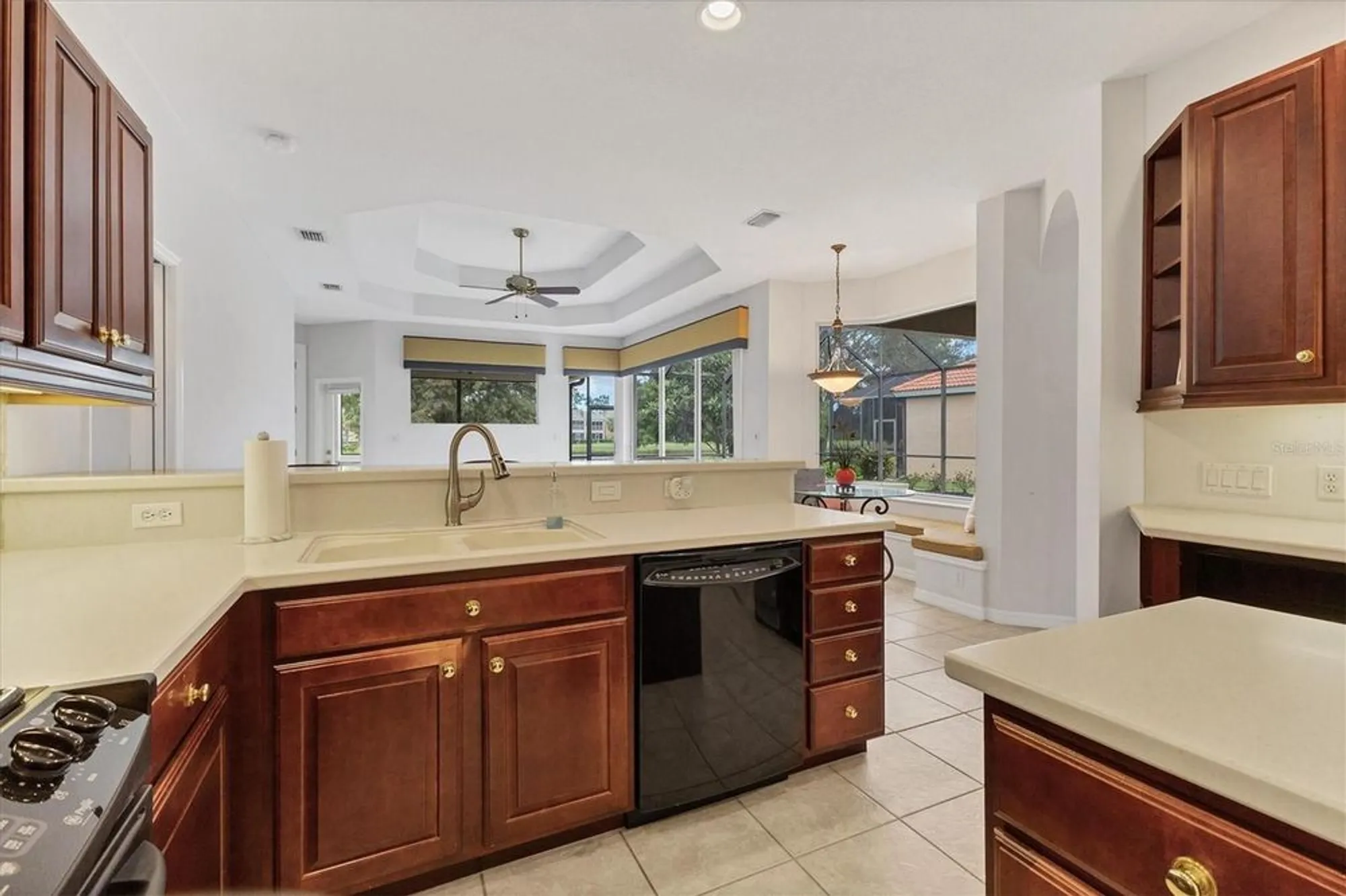 Property Slideshow image 11 of 53 | 6308 cormorant ct, Bradenton, FL, 34203