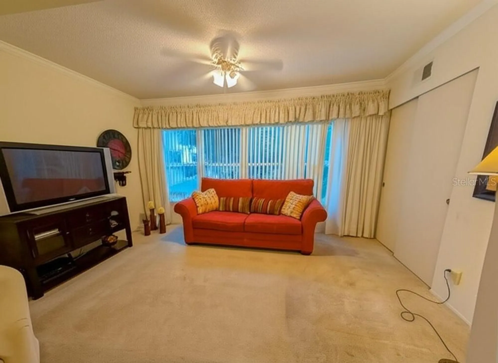Property Slideshow image 7 of 12 | 2351 irish ln apt 35, Clearwater, FL, 33763