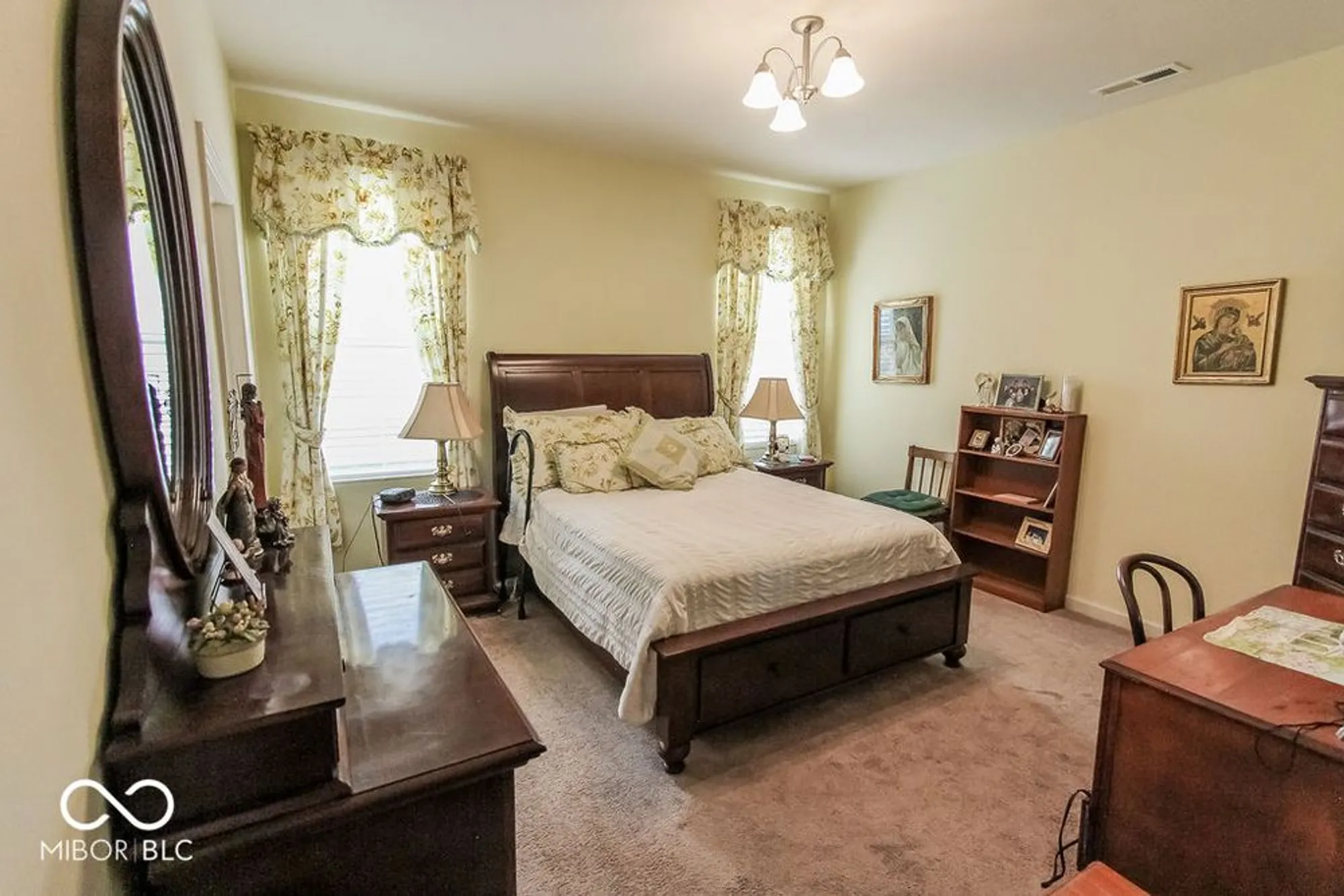 Property Slideshow image 23 of 54 | 12790 arista ln, Fishers, IN, 46037