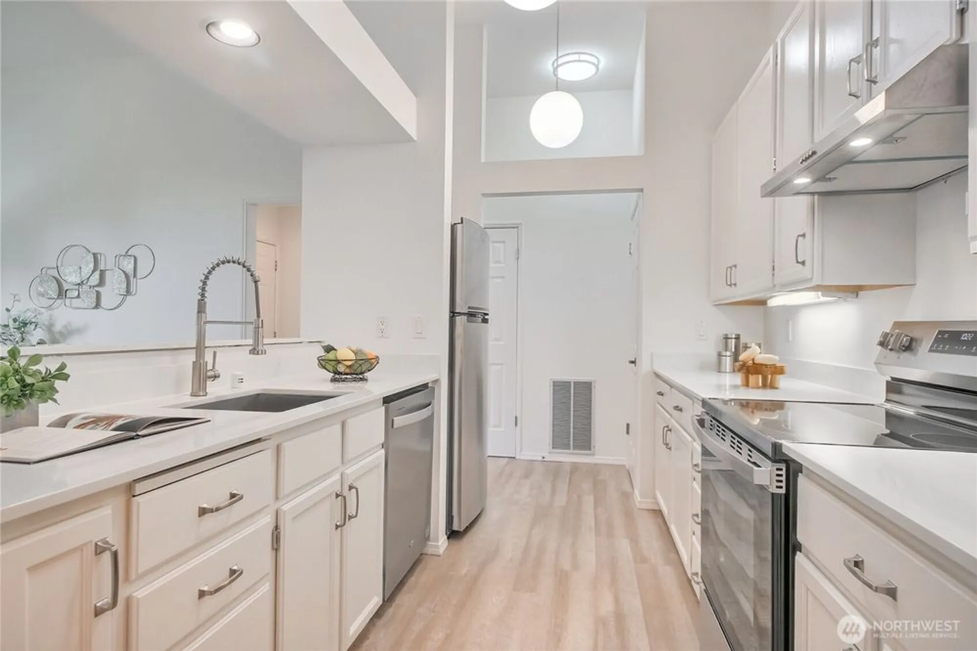 Property Slideshow image 9 of 38 | 4228 221st pl se # 1083, Issaquah, WA, 98029