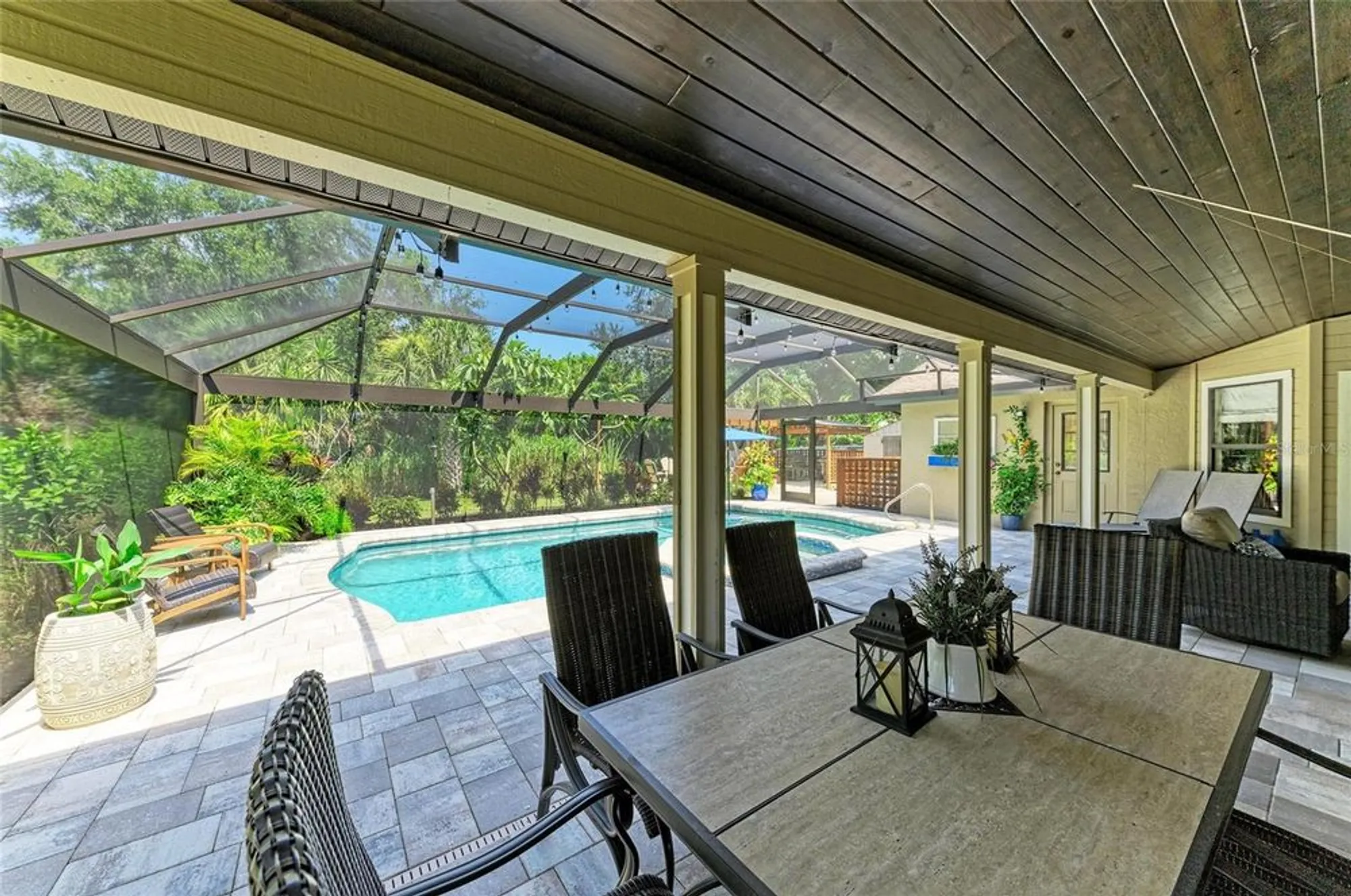 Property Slideshow image 51 of 69 | 8416 palm lakes ct, Sarasota, FL, 34243