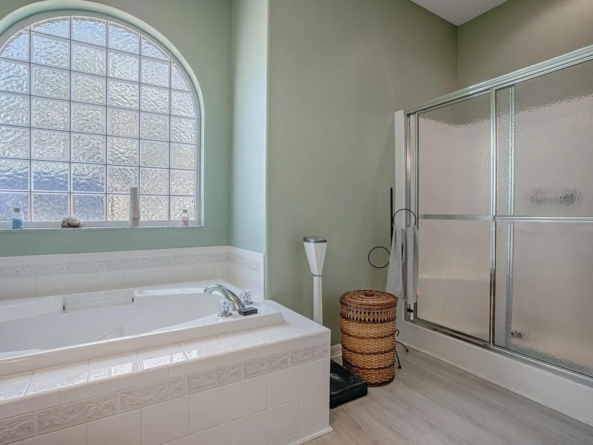 Property Slideshow image 28 of 48 | 910 eagles lndg, Leesburg, FL, 34748