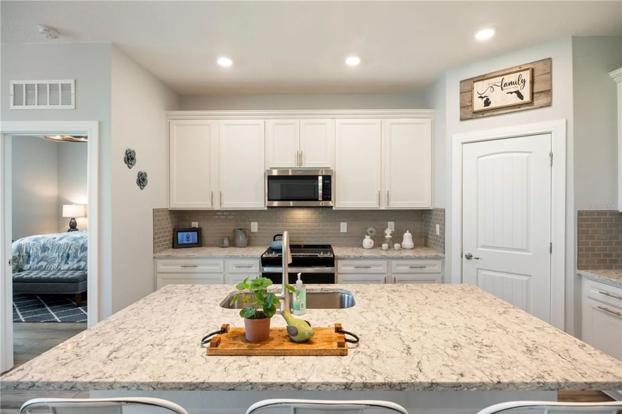 Property Slideshow image 15 of 55 | 9419 sw 52nd loop, Ocala, FL, 34481