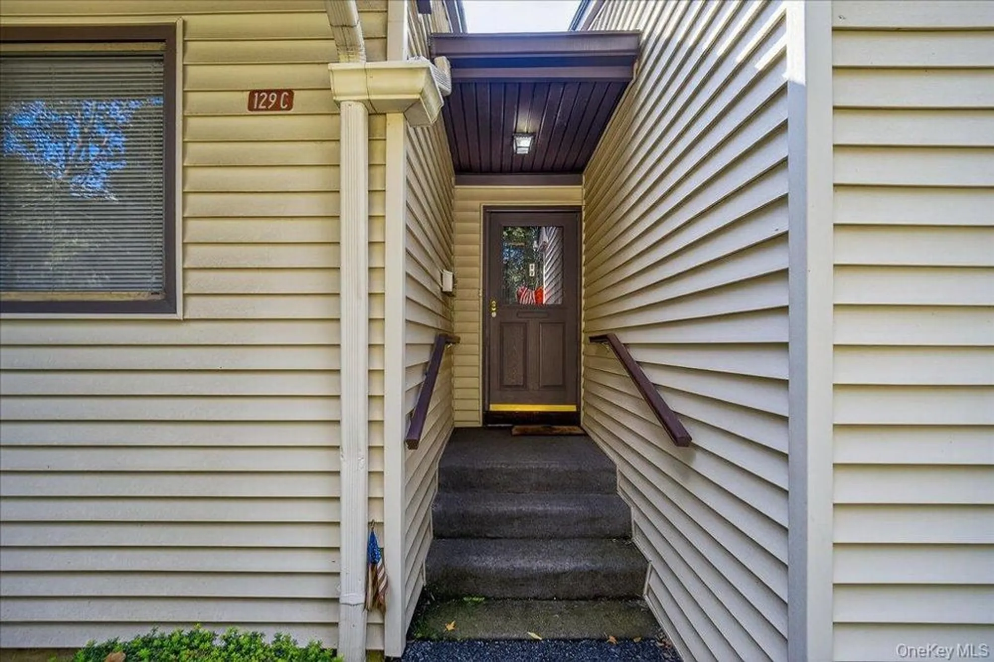 Property Slideshow image 4 of 44 | 129c columbia ct, Yorktown Heights, NY, 10598