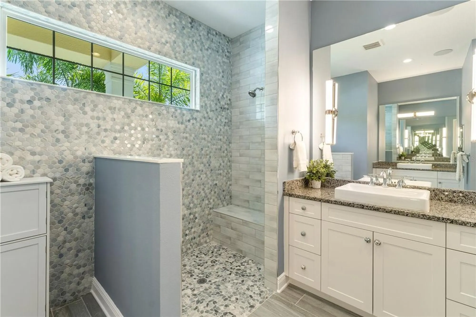 Property Slideshow image 16 of 95 | 708 manns harbor dr, Apollo Beach, FL, 33572