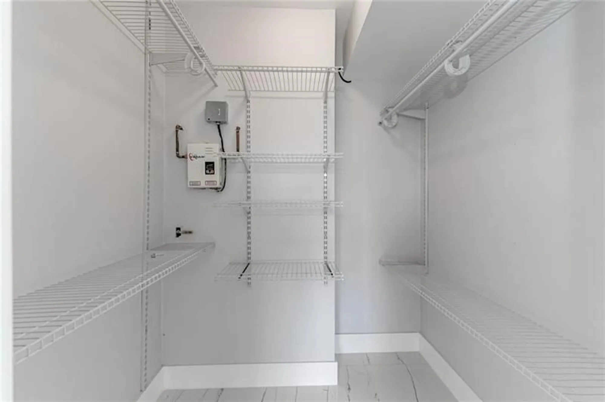 Property Slideshow image 13 of 28 | 361 s hollybrook dr 105, Pembroke Pines, FL, 33025