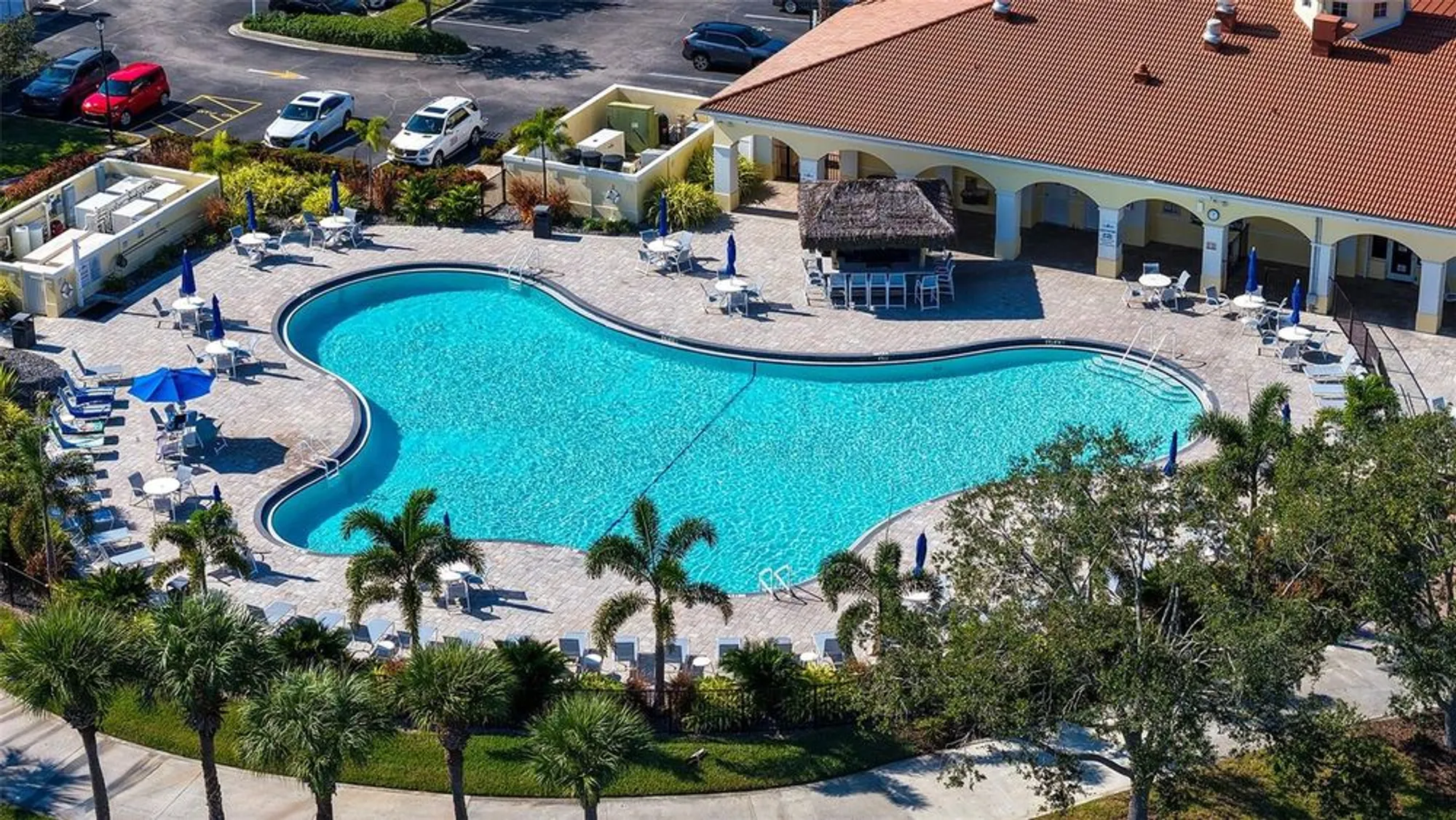 Property Slideshow image 16 of 49 | 5737 ivrea dr, Sarasota, FL, 34238