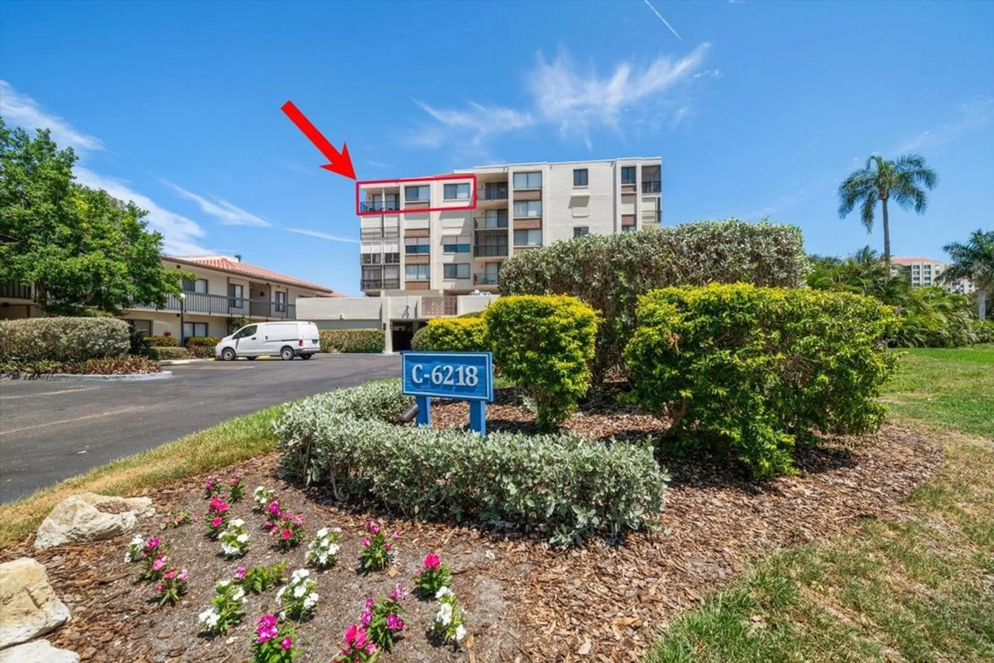 Property Slideshow image 2 of 34 | 6218 palma del mar blvd s apt 606, St Petersburg, FL, 33715