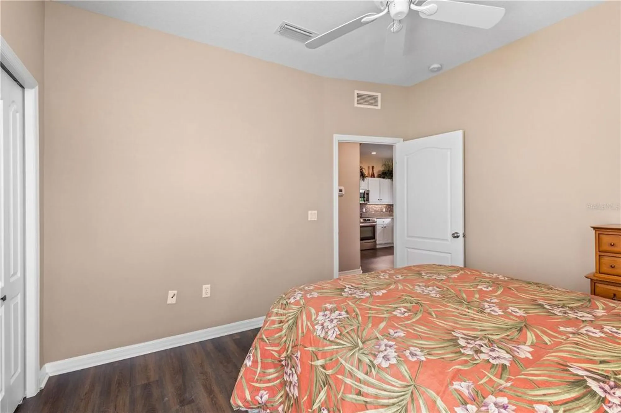 Property Slideshow image 32 of 57 | 5064 whispering oaks dr, North Port, FL, 34287