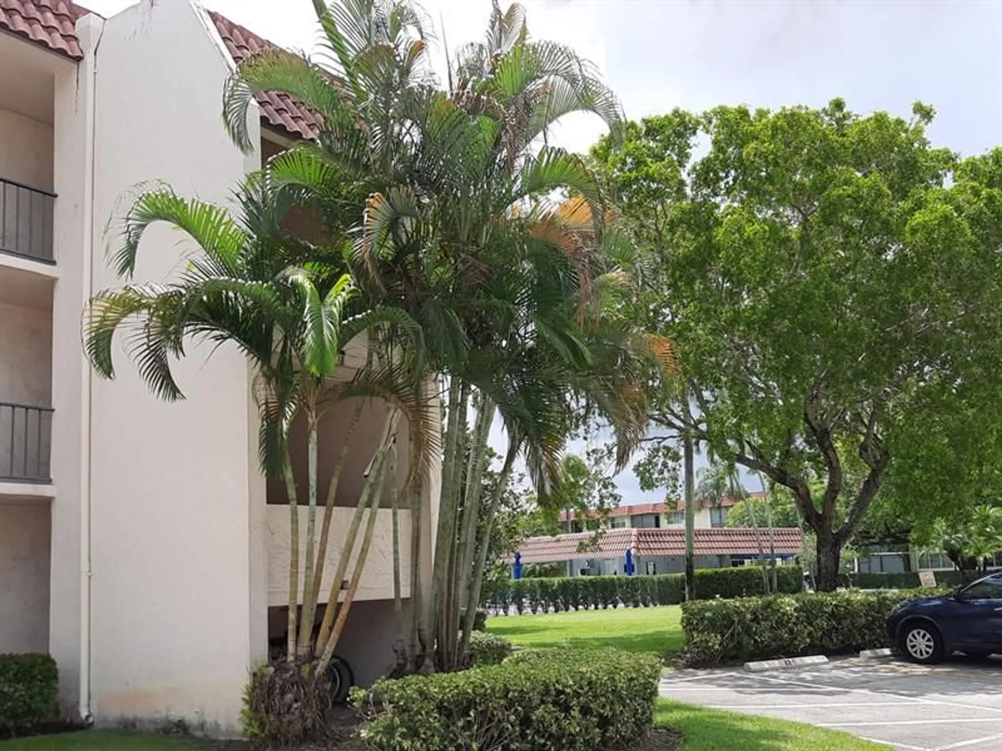 Property Slideshow image 11 of 21 | 9420 s hollybrook lake dr 201, Pembroke Pines, FL, 33025