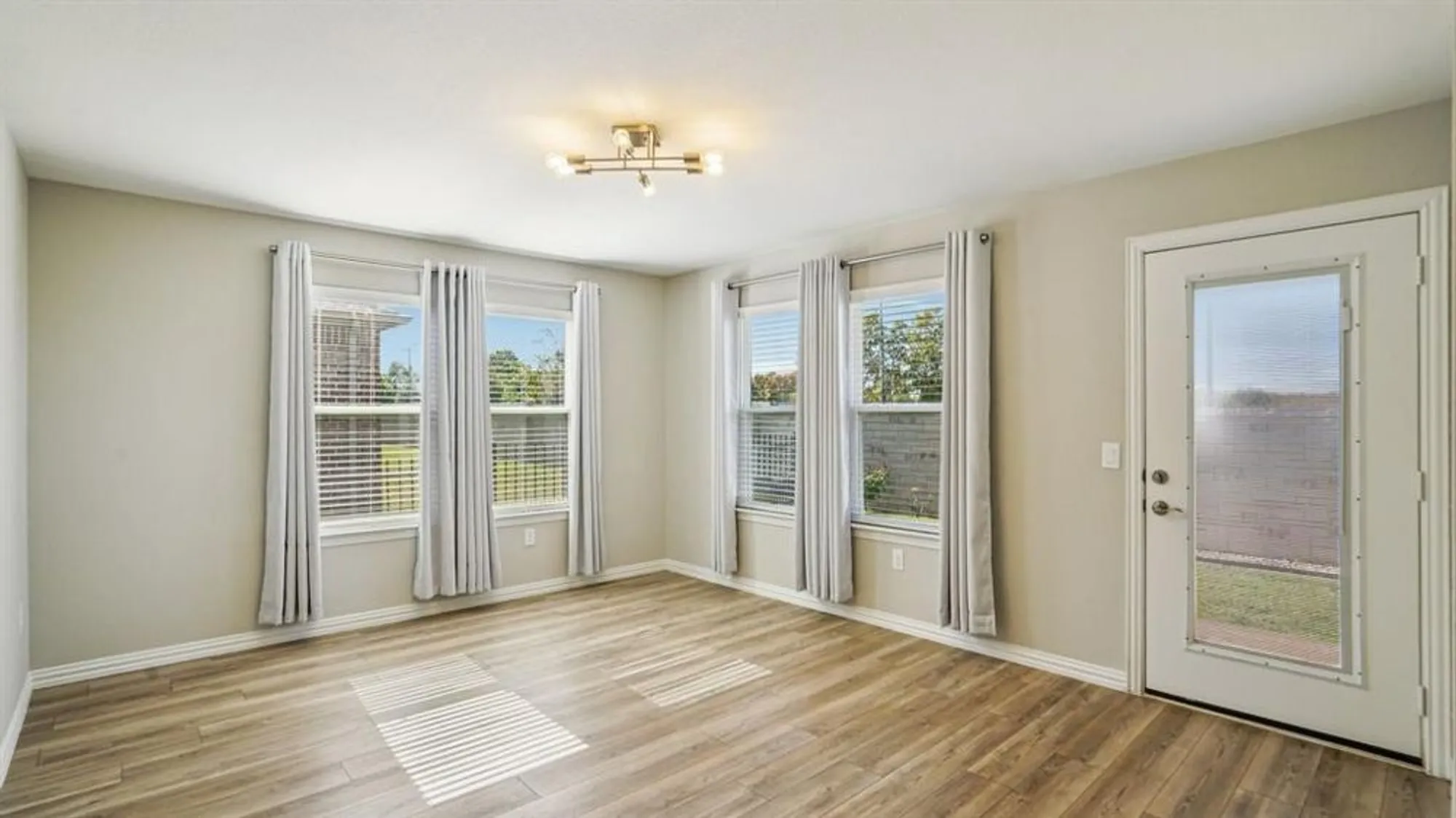 Property Slideshow image 12 of 40 | 9301 riverlight rd, Mckinney, TX, 75071