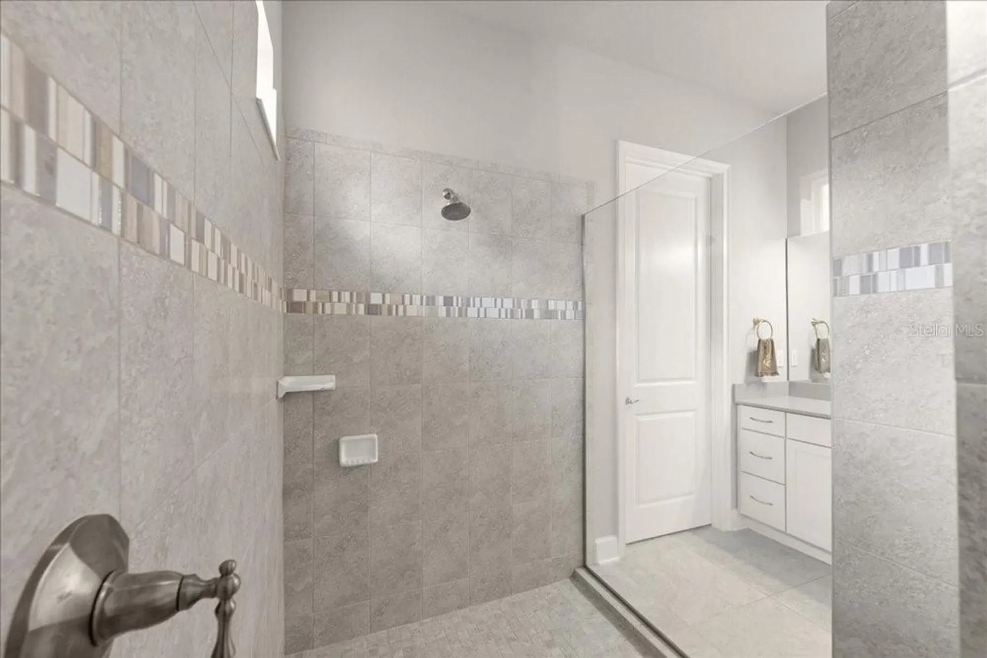 Property Slideshow image 20 of 67 | 827 creekwood dr, Ormond Beach, FL, 32174