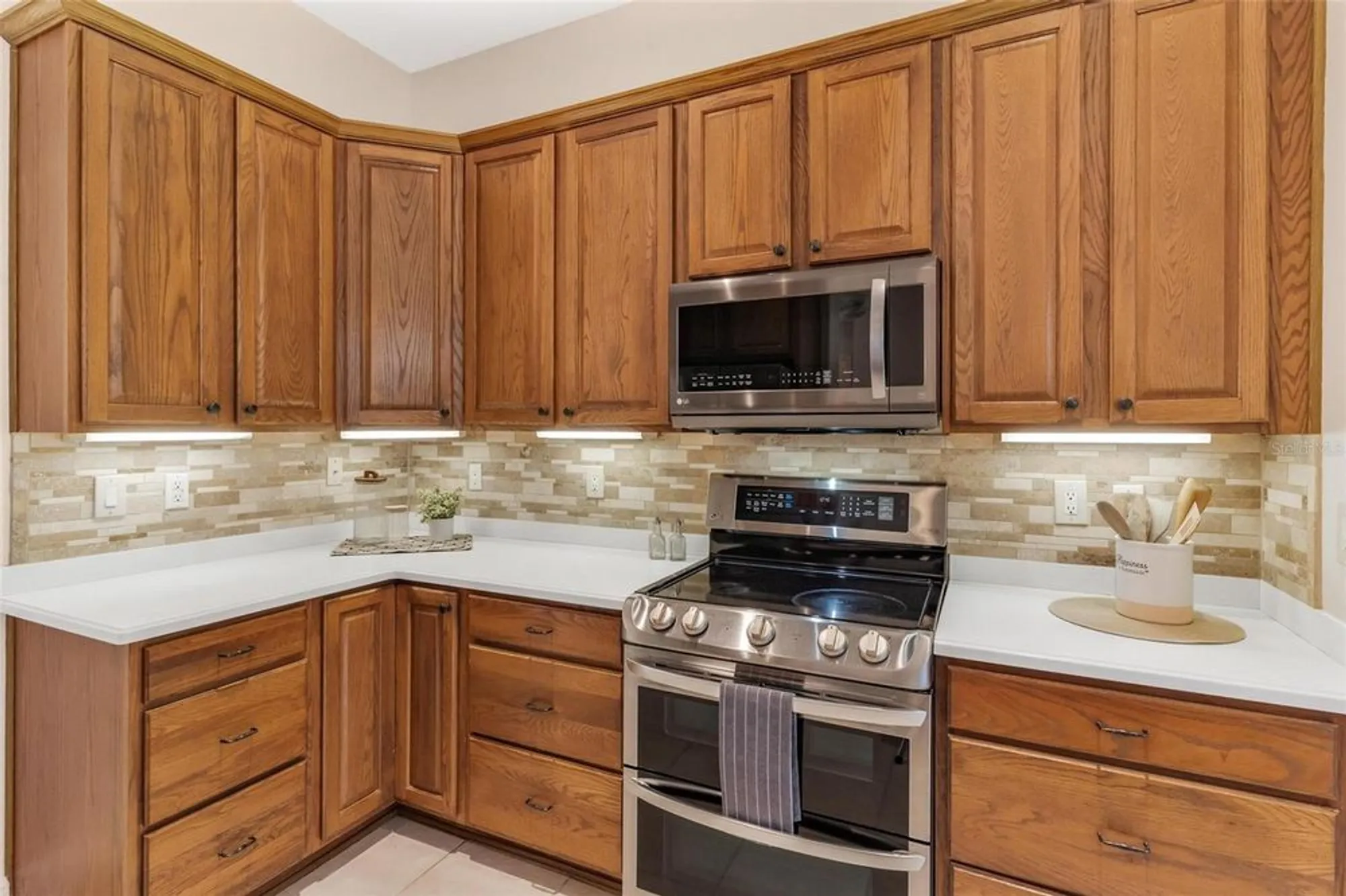 Property Slideshow image 19 of 49 | 5239 grove mnr, Lady Lake, FL, 32159