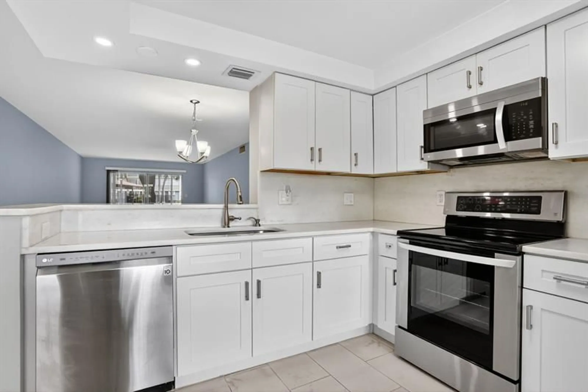 Property Slideshow image 5 of 72 | 2003 granada dr apt f1, Coconut Creek, FL, 33066