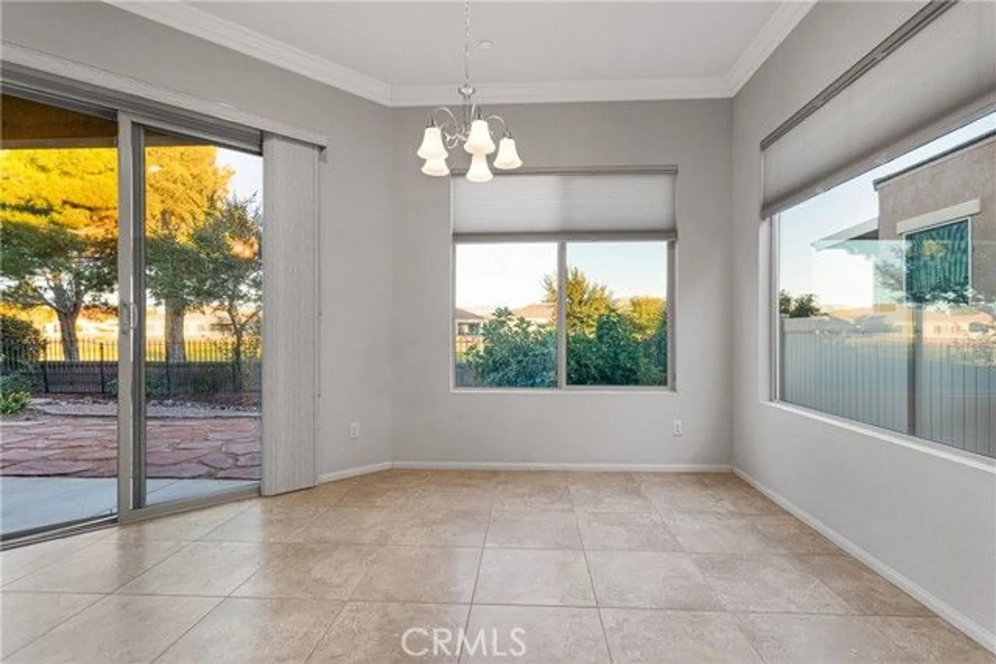 Property Slideshow image 17 of 49 | 19255 castana st, Apple Valley, CA, 92308