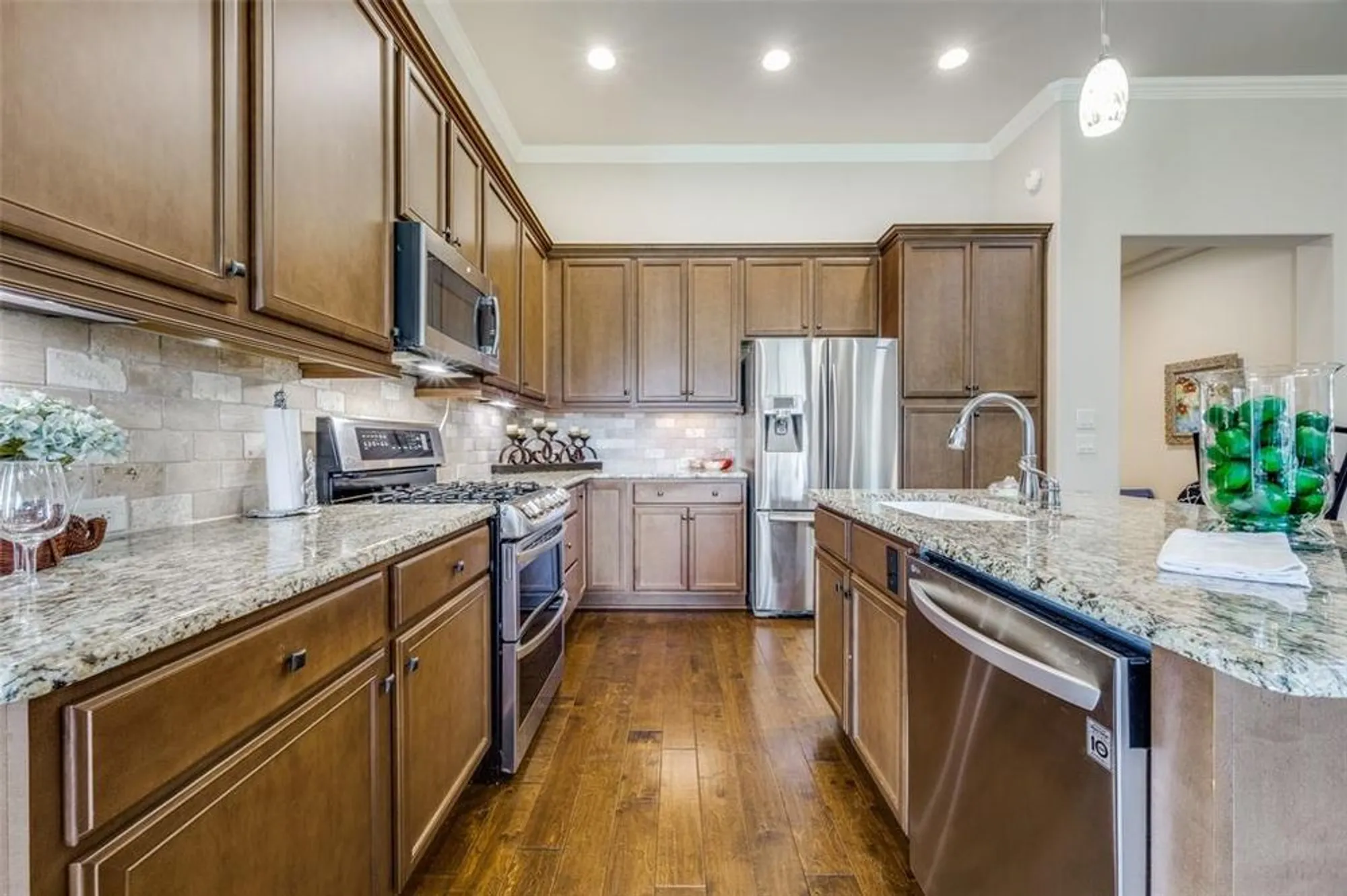 Property Slideshow image 18 of 39 | 11800 southerland dr, Denton, TX, 76207