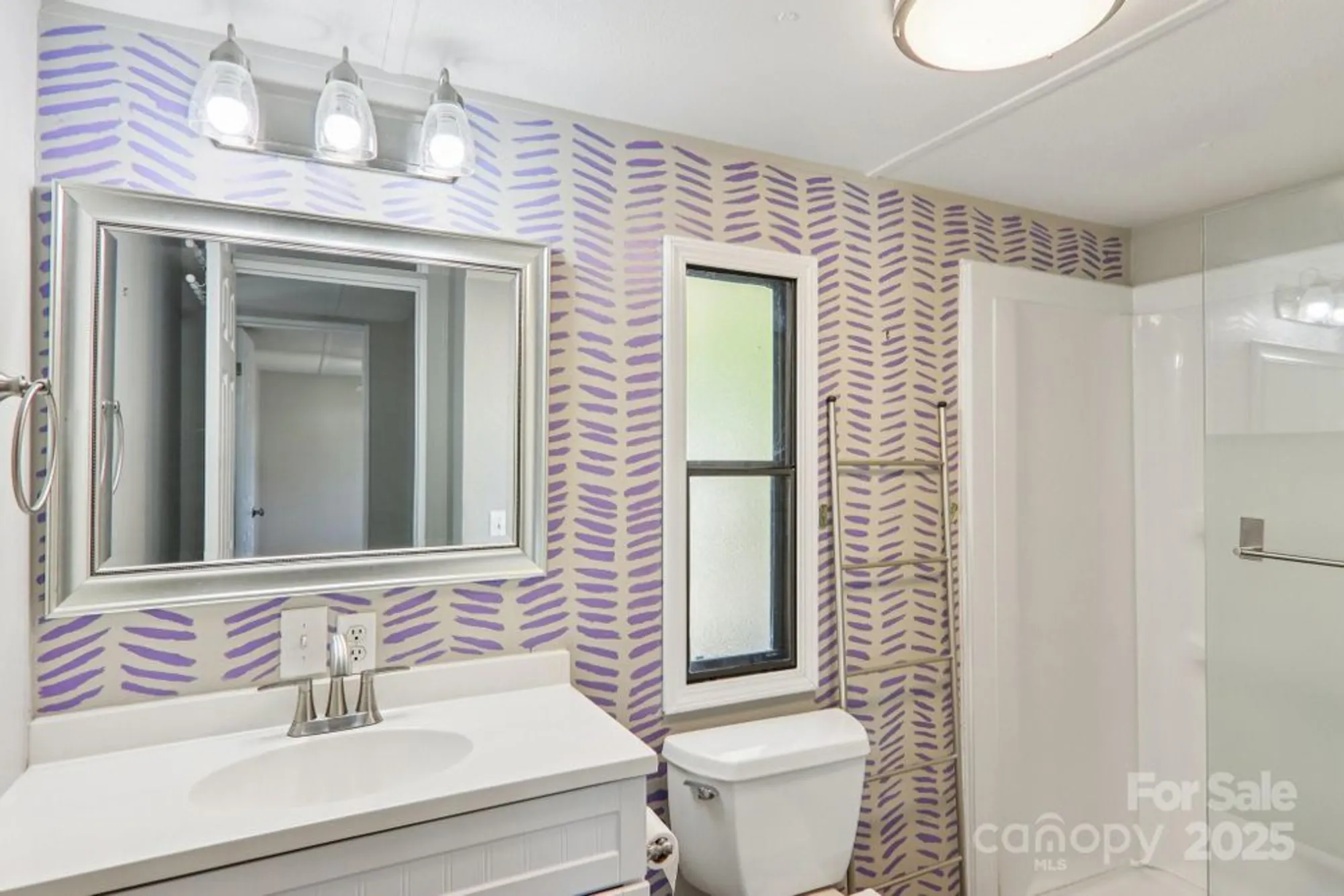 Property Slideshow image 26 of 48 | 302 meadowbrook ct, Hendersonville, NC, 28792