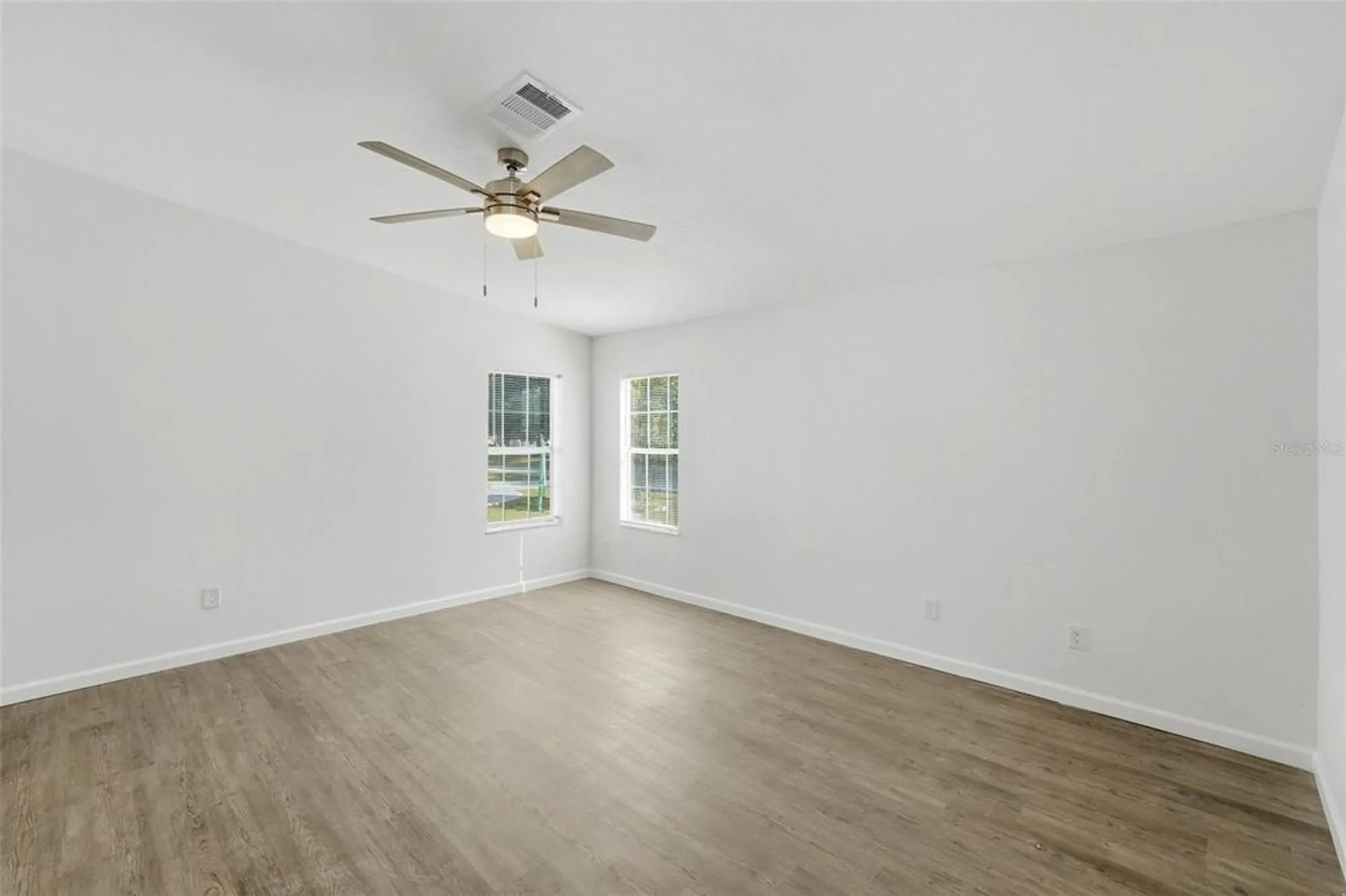 Property Slideshow image 23 of 38 | 5180 lexington cir, Wildwood, FL, 34785
