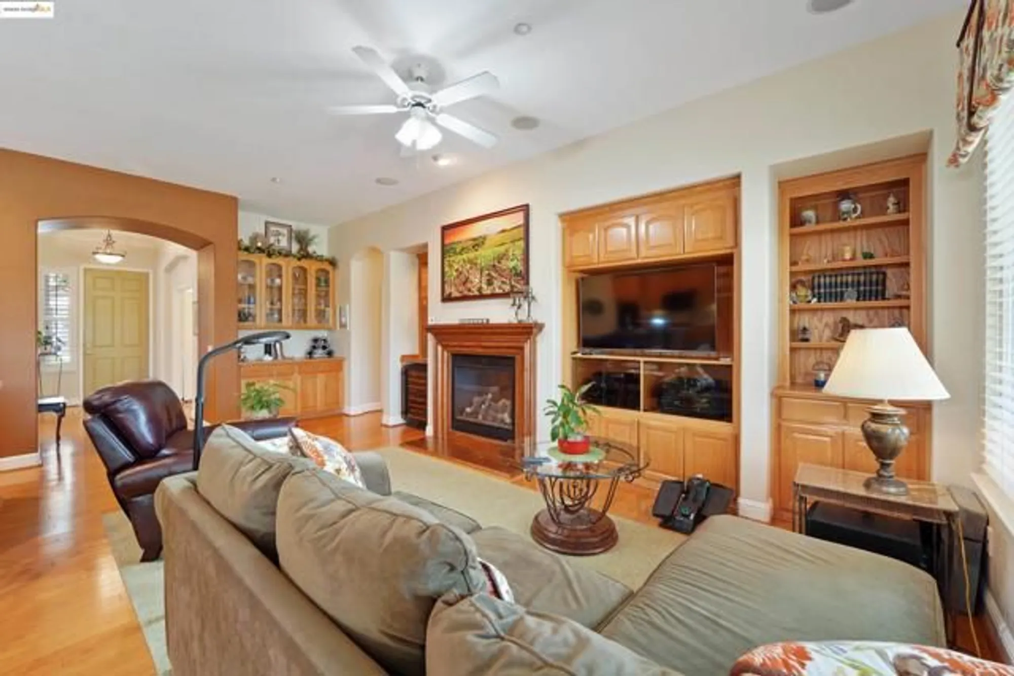Property Slideshow image 8 of 60 | 910 suntan ln, Brentwood, CA, 94513