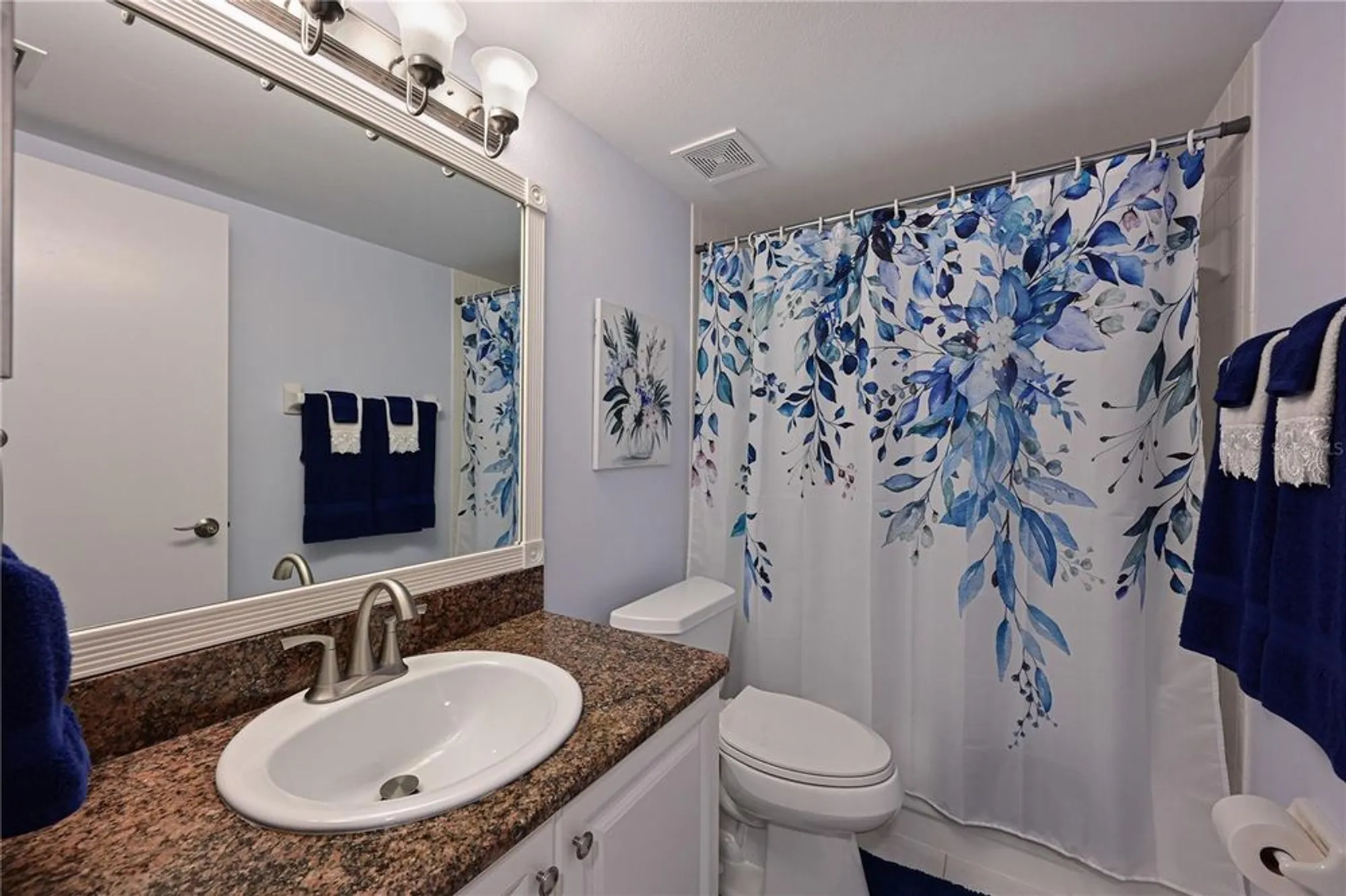 Property Slideshow image 22 of 70 | 6904 drewrys blf apt 803, Bradenton, FL, 34203