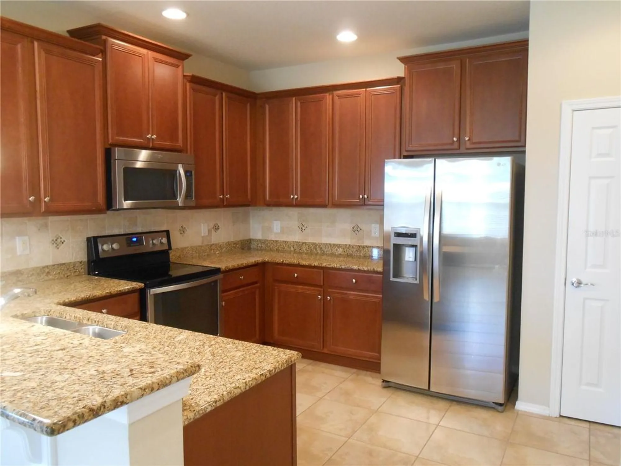 Property Slideshow image 25 of 61 | 344 mystic falls dr, Apollo Beach, FL, 33572