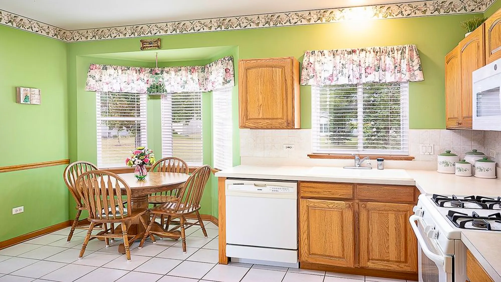 Property Slideshow image 5 of 24 | 21056 w aspen ln, Plainfield, IL, 60544