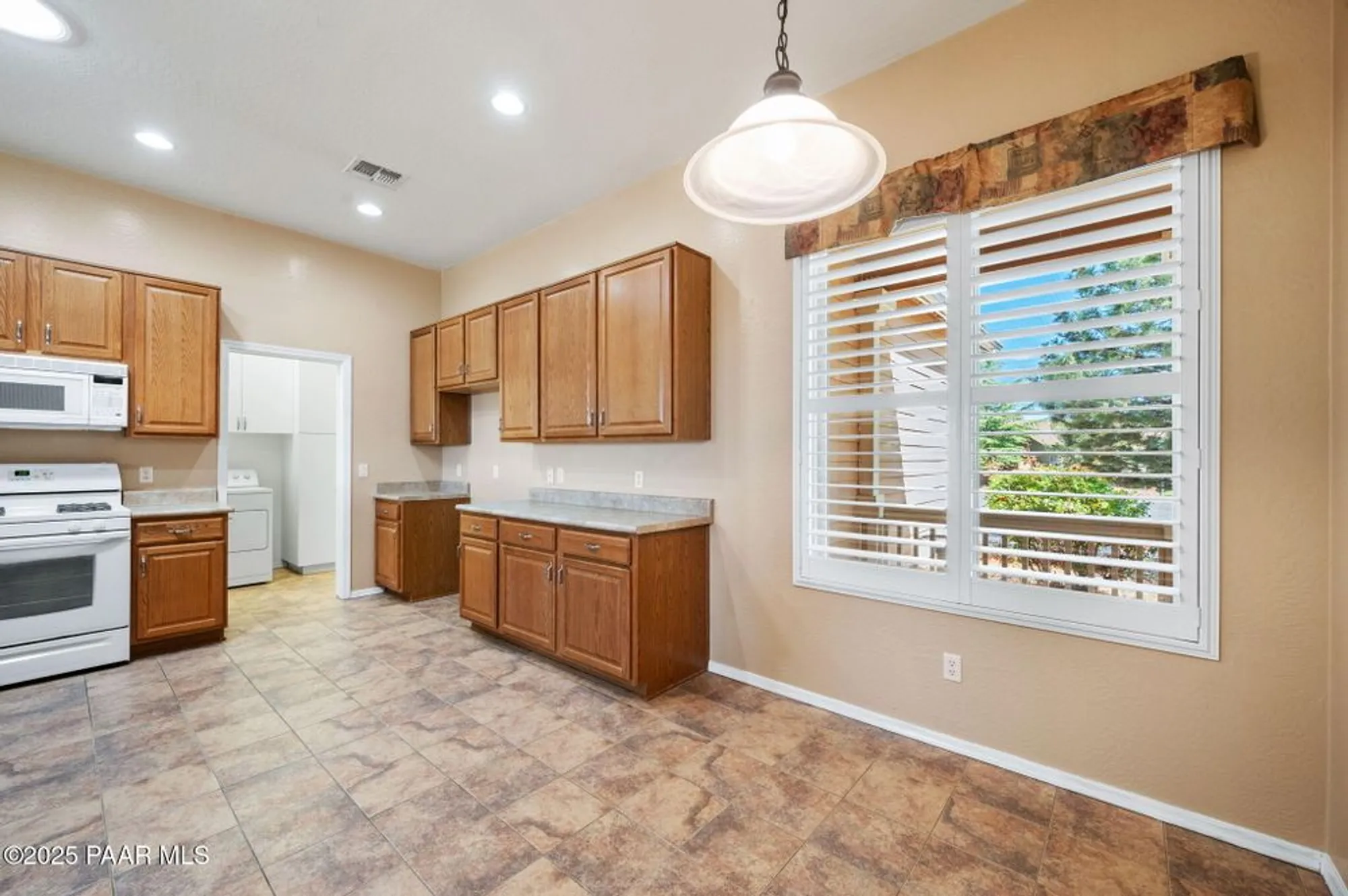 Property Slideshow image 13 of 43 | 7876 n siesta sunset ln, Prescott Valley, AZ, 86315