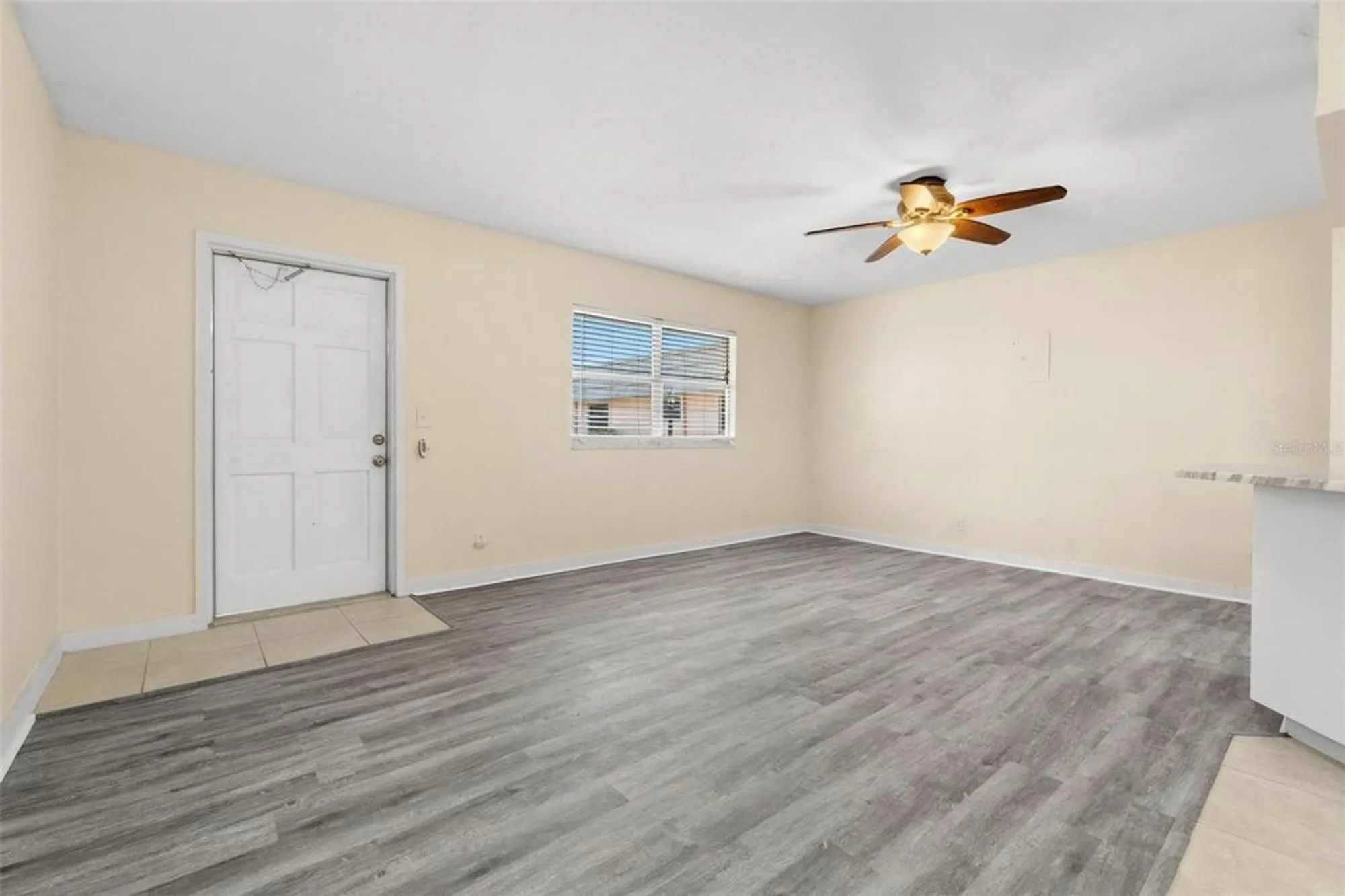 Property Slideshow image 7 of 33 | 201 bedford trl apt 123, Sun City Center, FL, 33573