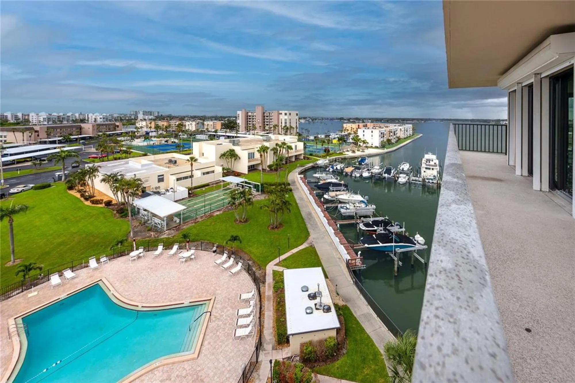 Property Slideshow image 18 of 54 | 7300 sun island dr 706, South Pasadena, FL, 33707