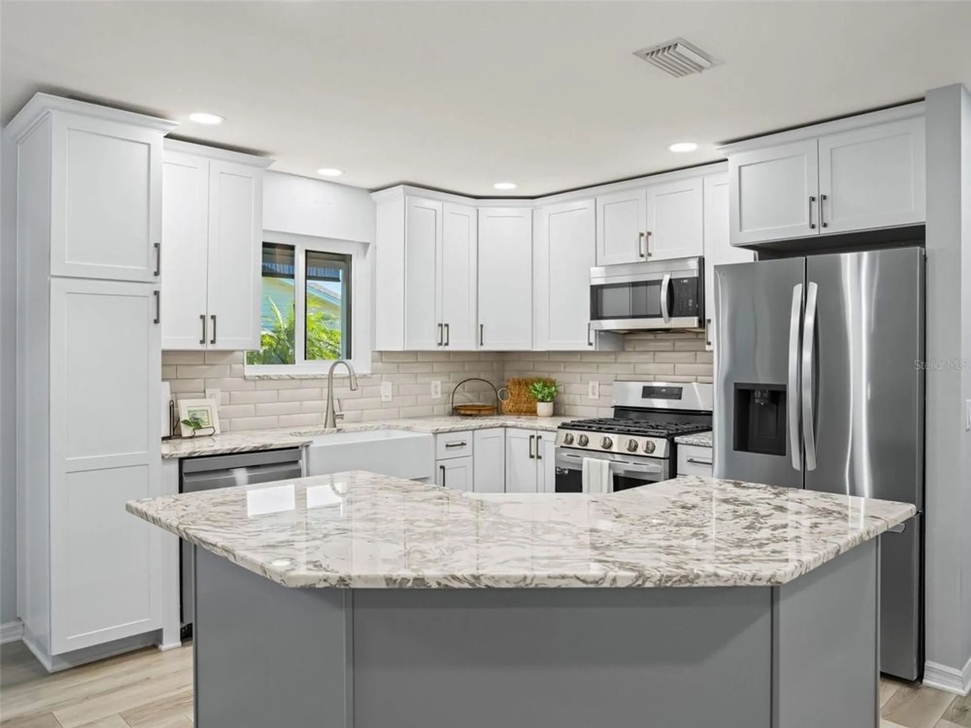 Property Slideshow image 17 of 54 | 17937 se 83rd pineland ter, The Villages, FL, 32162