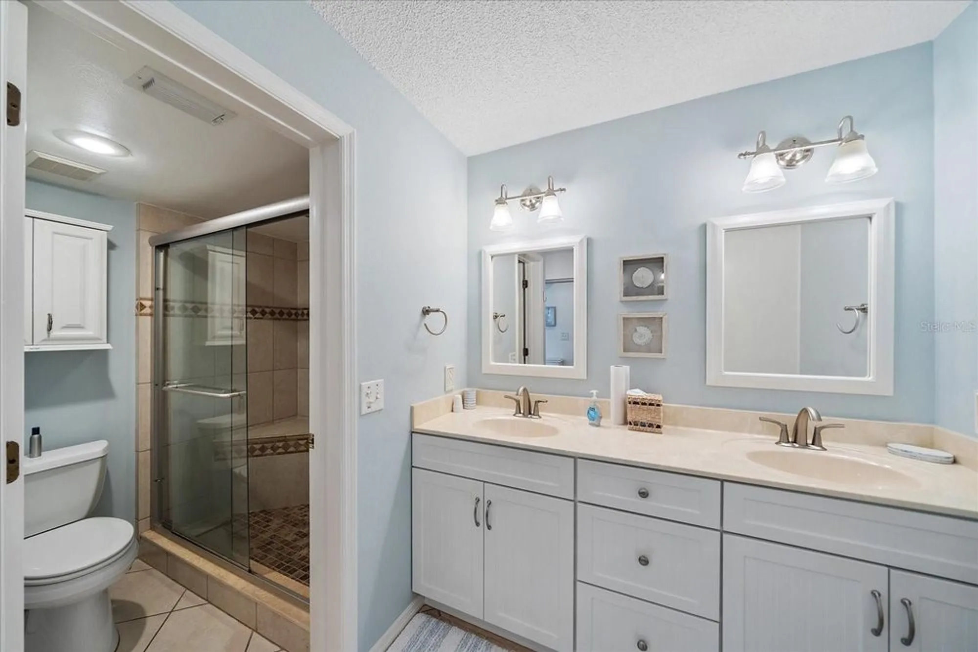 Property Slideshow image 30 of 76 | 425 cerromar ter 359, Venice, FL, 34293