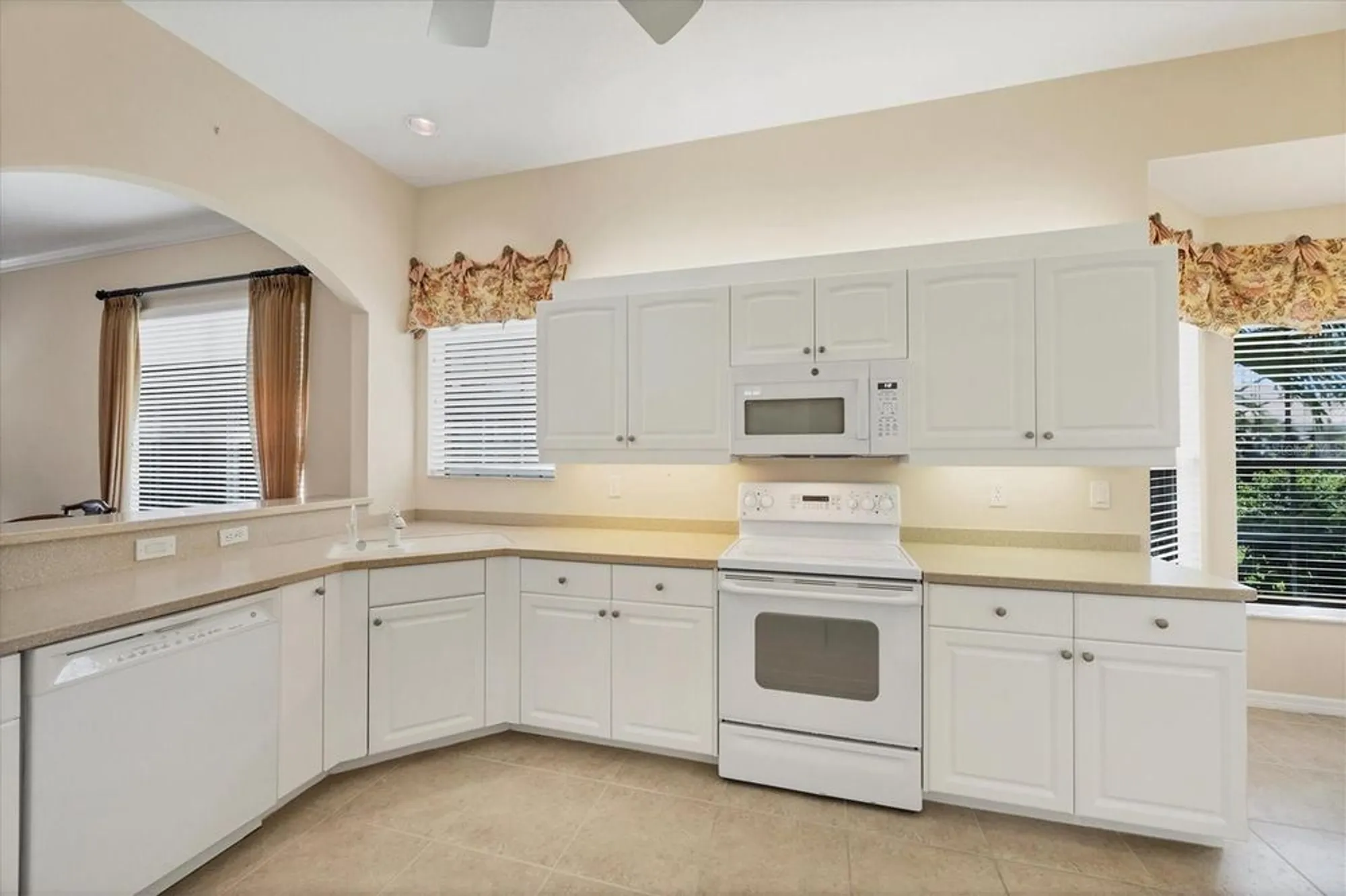 Property Slideshow image 9 of 42 | 1652 monarch dr # 1652, Venice, FL, 34293