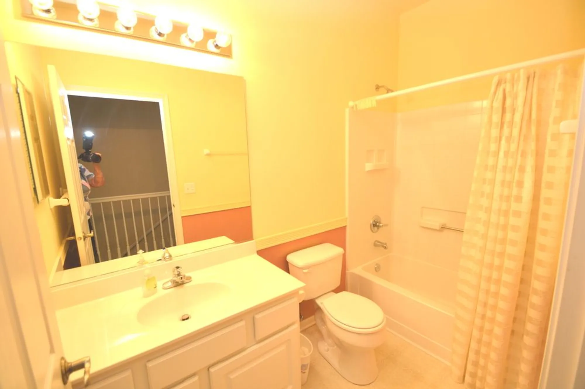 Property Slideshow image 11 of 27 | 733 s mecosta ln, Romeoville, IL, 60446