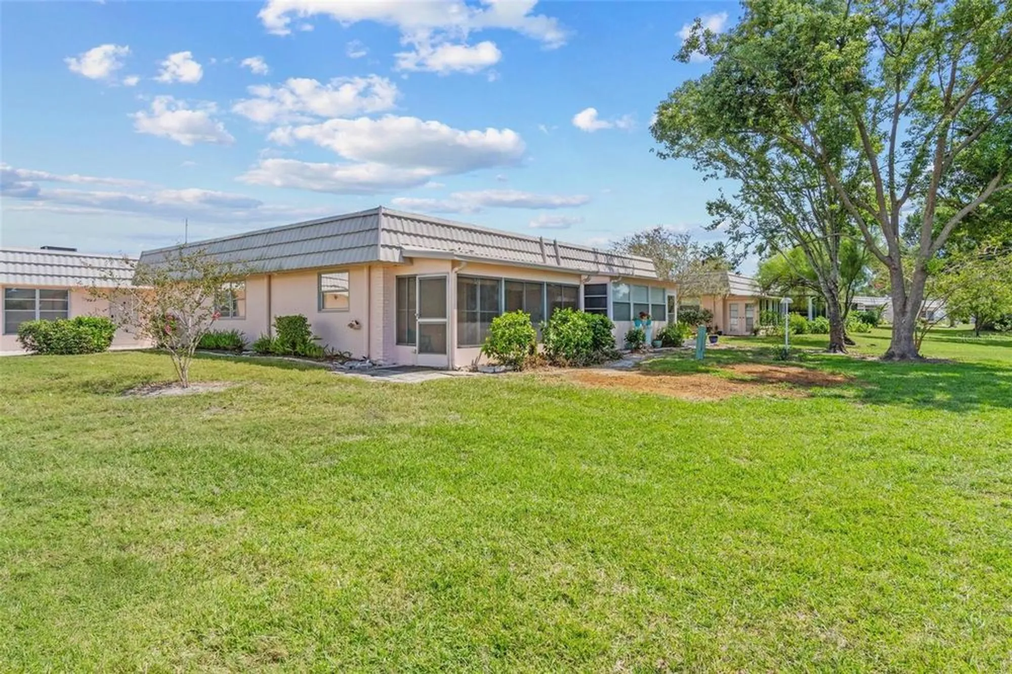 Property Slideshow image 18 of 33 | 201 bedford trl apt 123, Sun City Center, FL, 33573