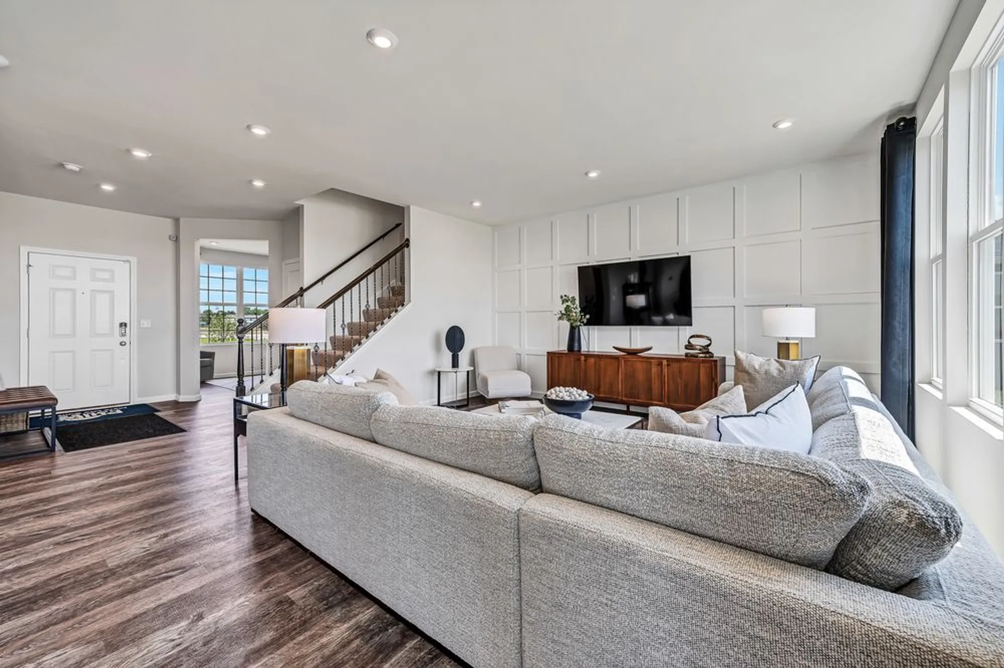 Property Slideshow image 9 of 20 | 3248 peyton cir, Aurora, IL, 60503