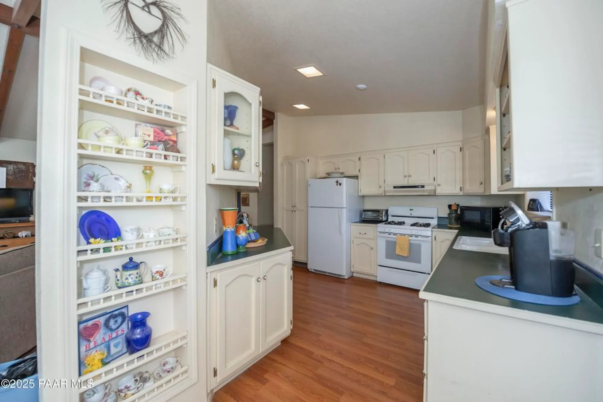 Property Slideshow image 13 of 52 | 636 s bear claw, Prescott, AZ, 86301