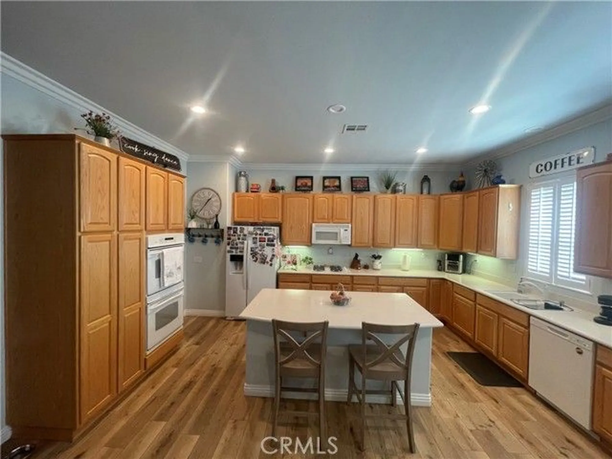 Property Slideshow image 17 of 56 | 19365 galloping hill rd, Apple Valley, CA, 92308