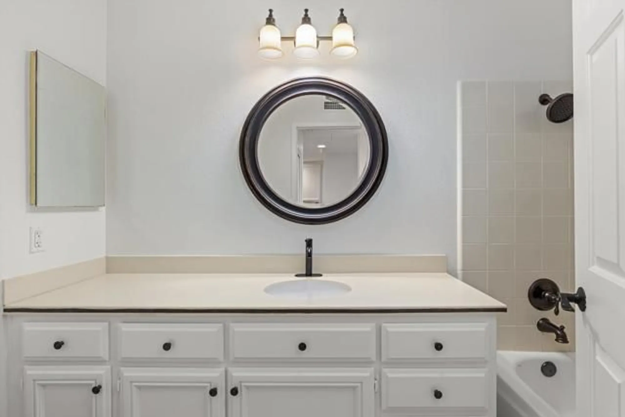 Property Slideshow image 19 of 37 | 4815 galicia way, Oceanside, CA, 92056