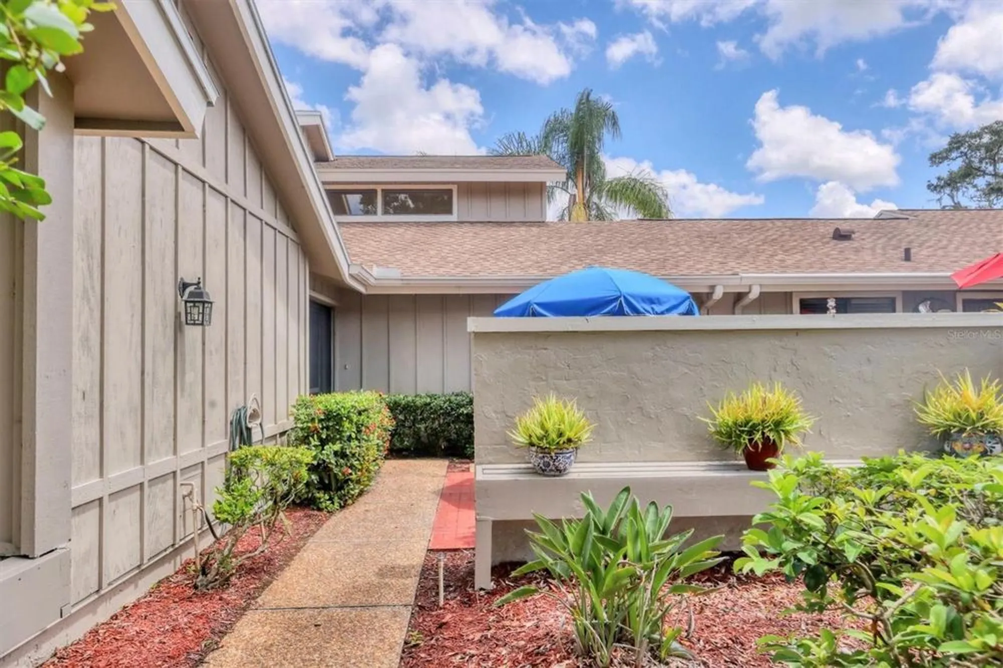 Property Slideshow image 9 of 78 | 4555 forest wood trl 23, Sarasota, FL, 34241