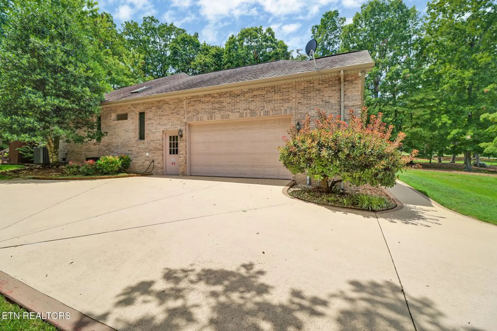 Property Slideshow image 5 of 35 | 163 havenridge cir, Crossville, TN, 38558